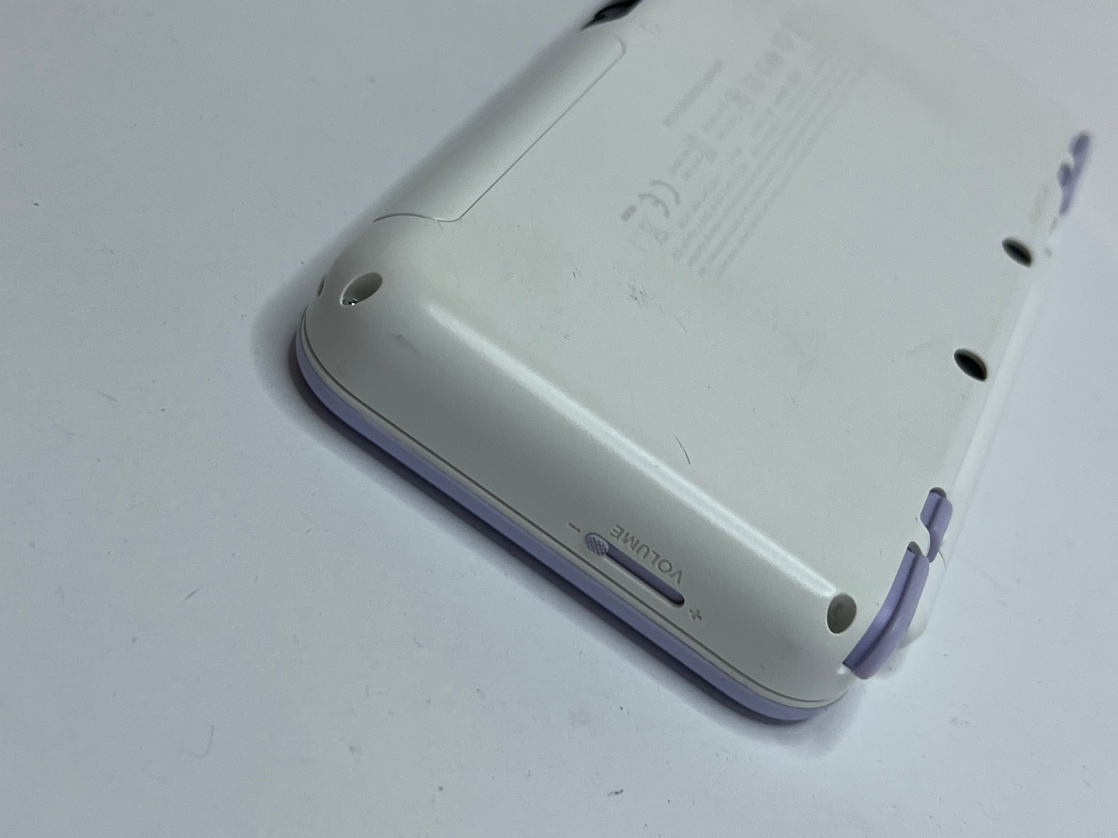 Nintendo New 2DS XL Konsole weiß violett lavendel lila in OVP CIB mit 128GB, Pokemon Bank, Poke Mover & vielen Extras