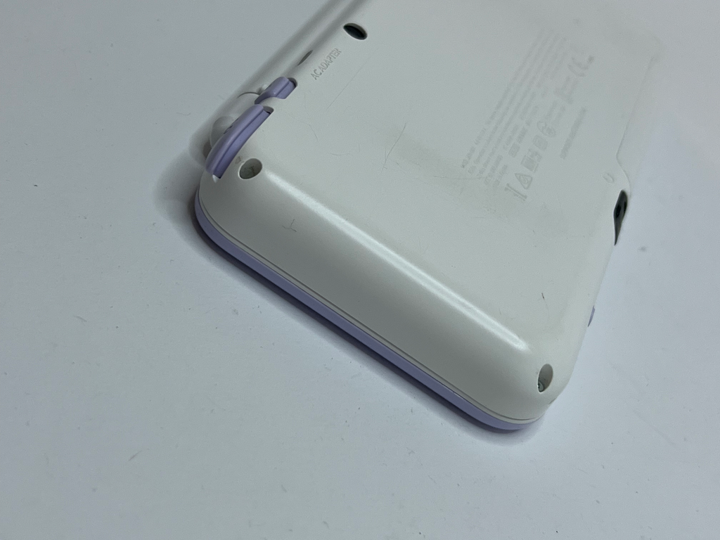 Nintendo New 2DS XL Konsole weiß violett lavendel lila in OVP CIB mit 128GB, Pokemon Bank, Poke Mover & vielen Extras