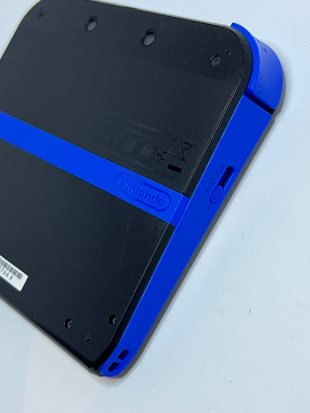 Nintendo 2DS Konsole schwarz blau mit 128GB, Pokemon Bank, Poke Mover & vielen Extras
