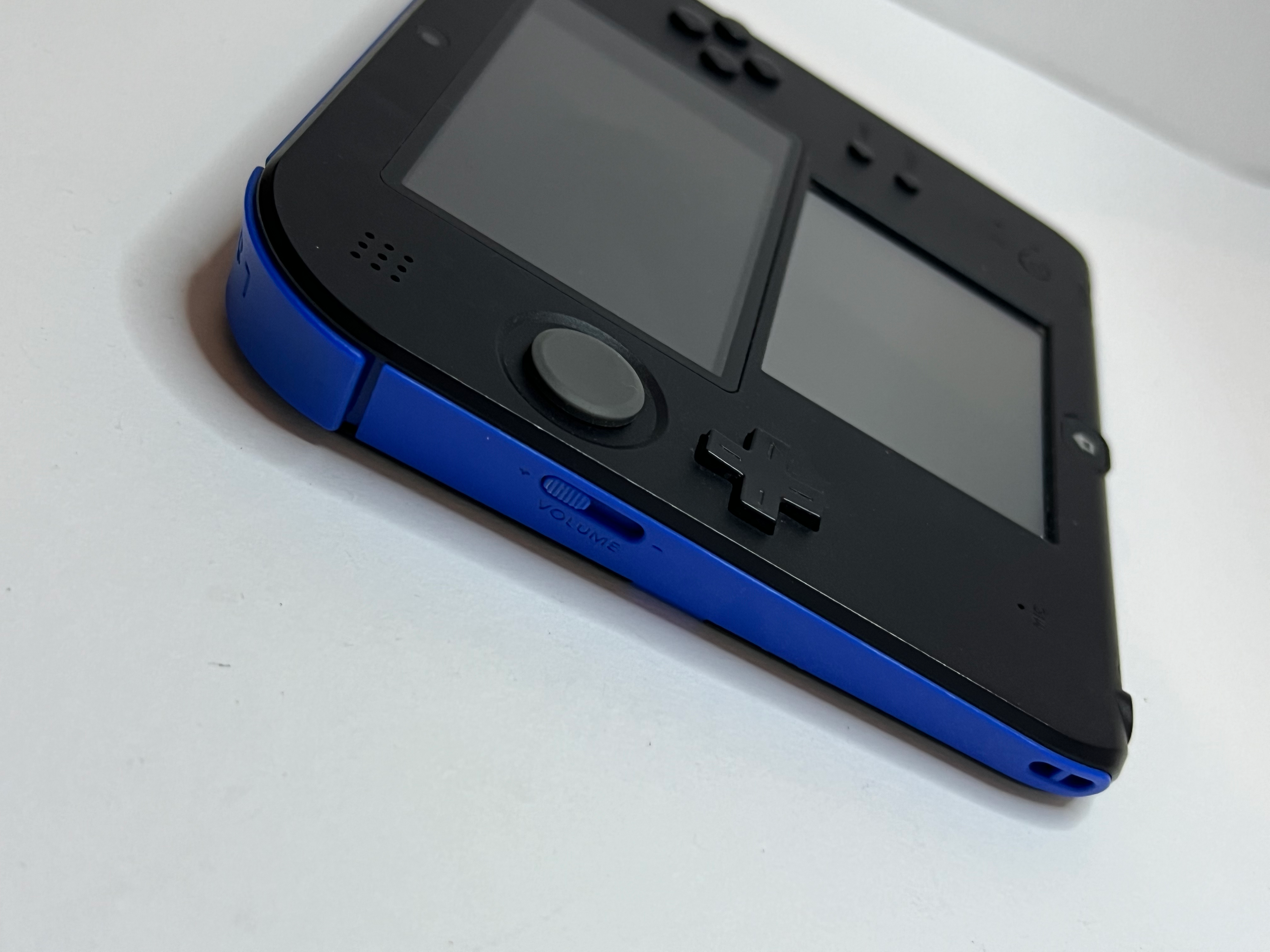 Nintendo 2DS Konsole schwarz blau mit 128GB, Pokemon Bank, Poke Mover & vielen Extras