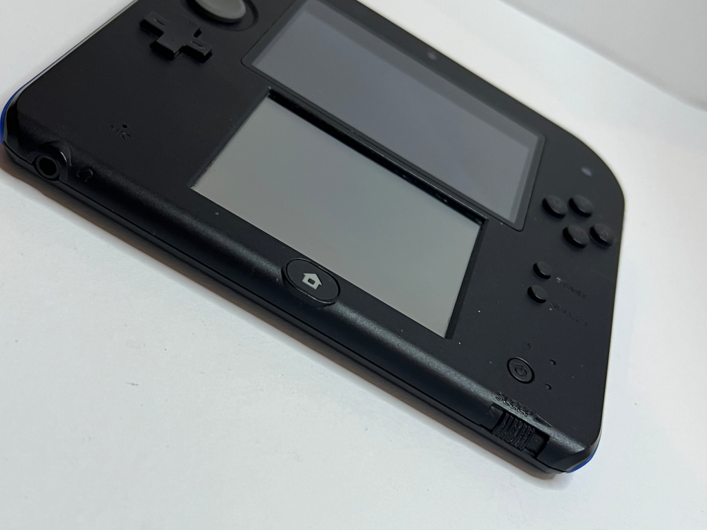 Nintendo 2DS Konsole schwarz blau mit 128GB, Pokemon Bank, Poke Mover & vielen Extras