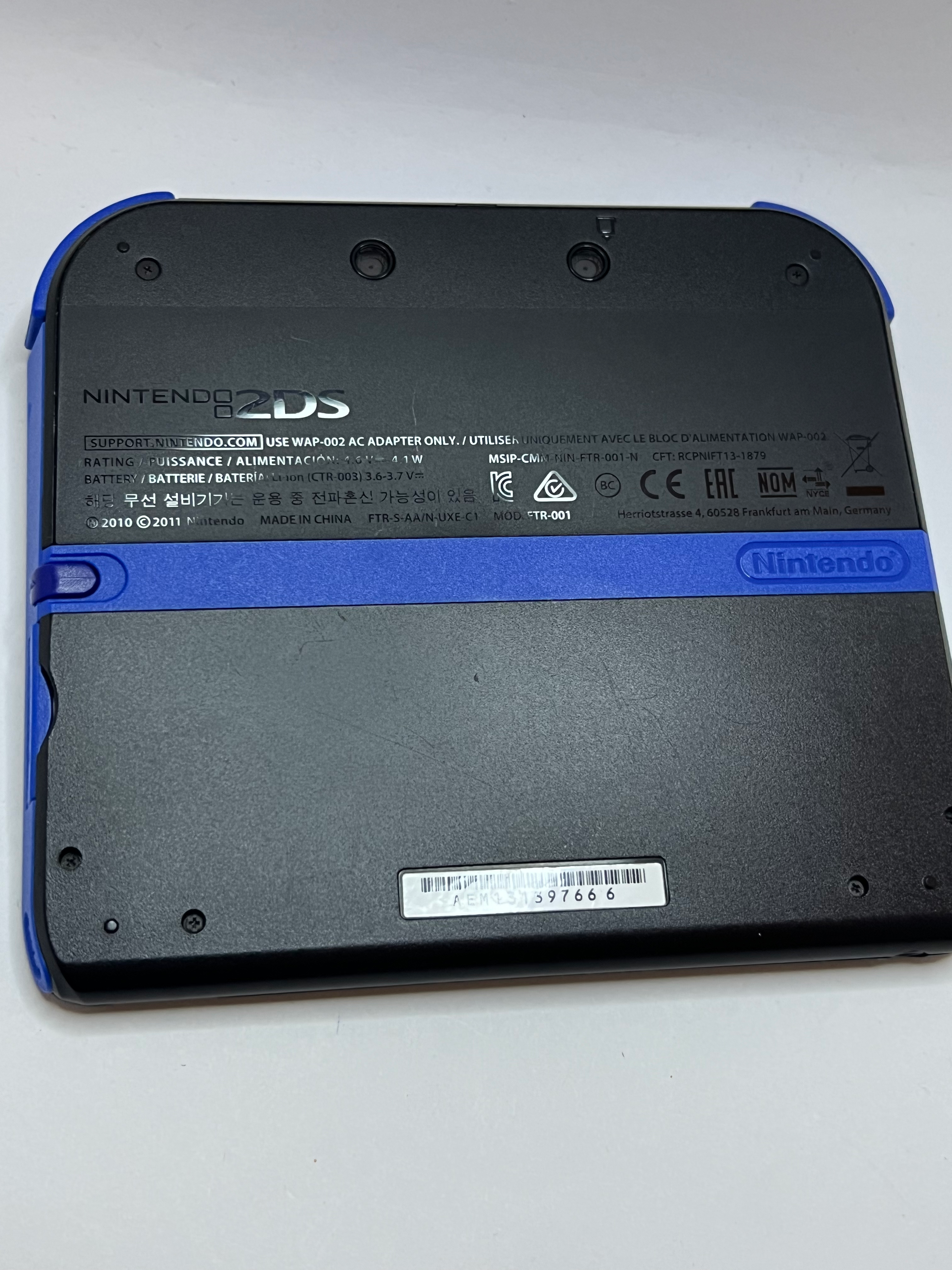 Nintendo 2DS Konsole schwarz blau mit 128GB, Pokemon Bank, Poke Mover & vielen Extras