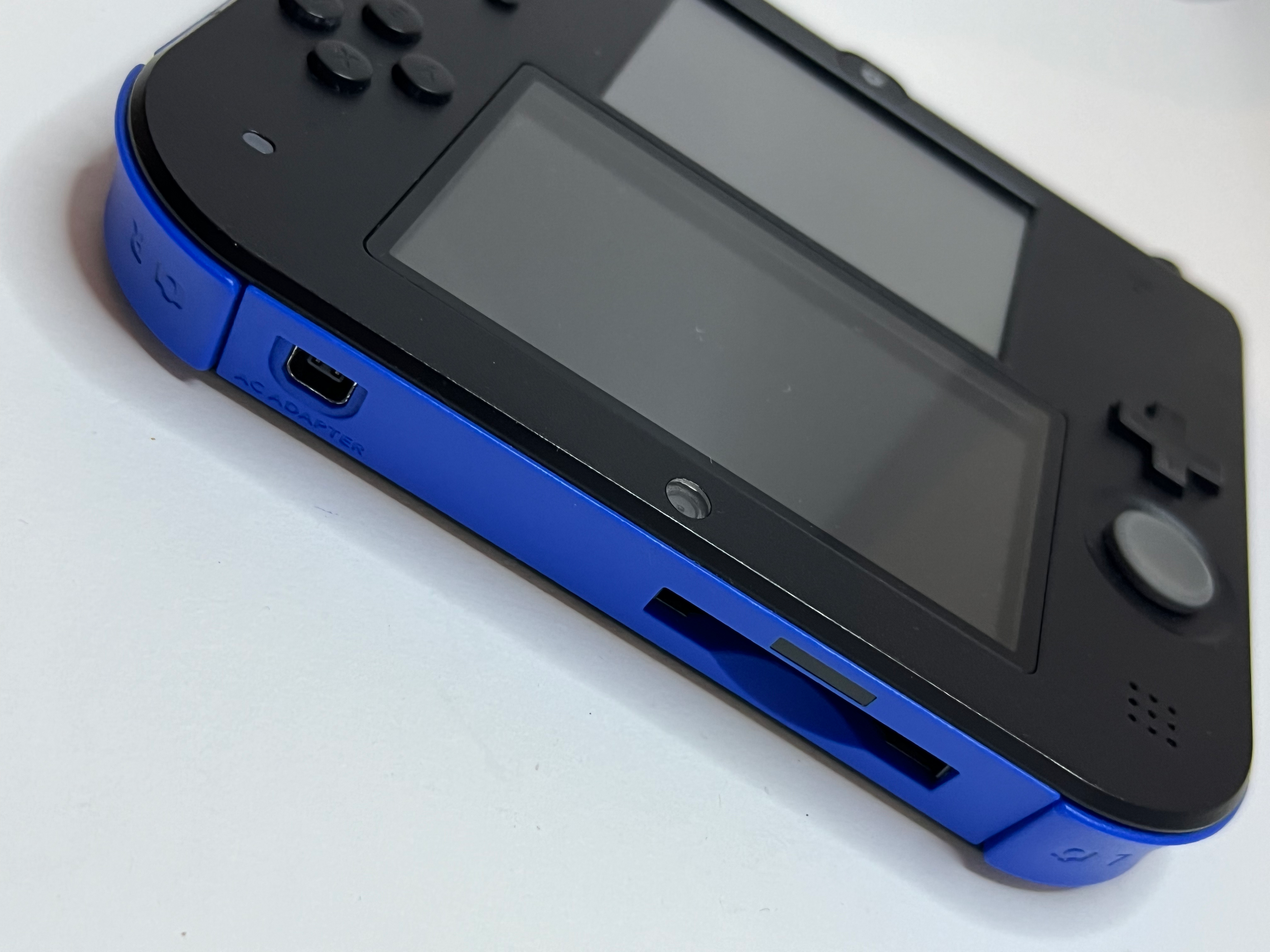 Nintendo 2DS Konsole schwarz blau mit 128GB, Pokemon Bank, Poke Mover & vielen Extras