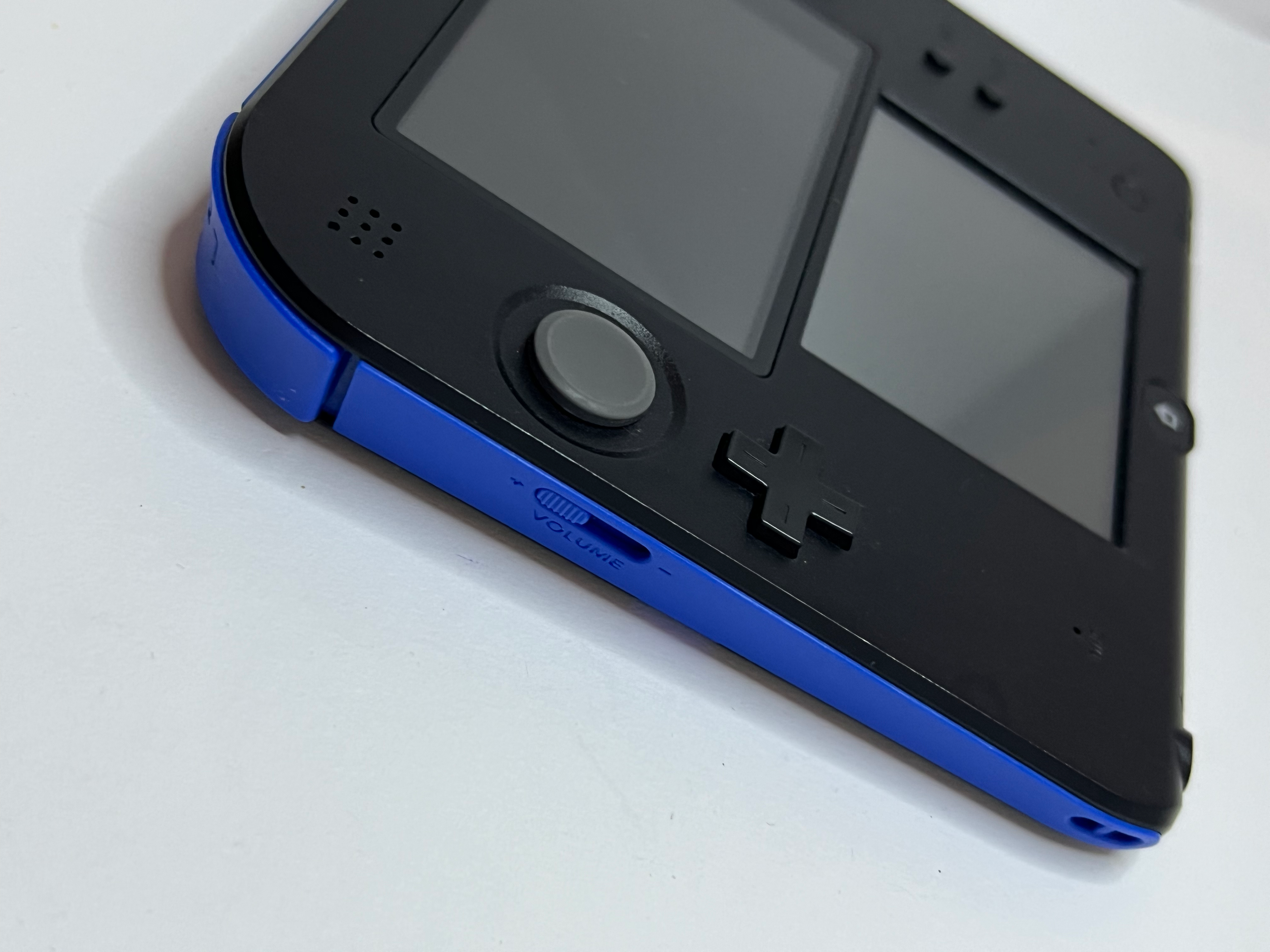 Nintendo 2DS Konsole schwarz blau mit 128GB, Pokemon Bank, Poke Mover & vielen Extras