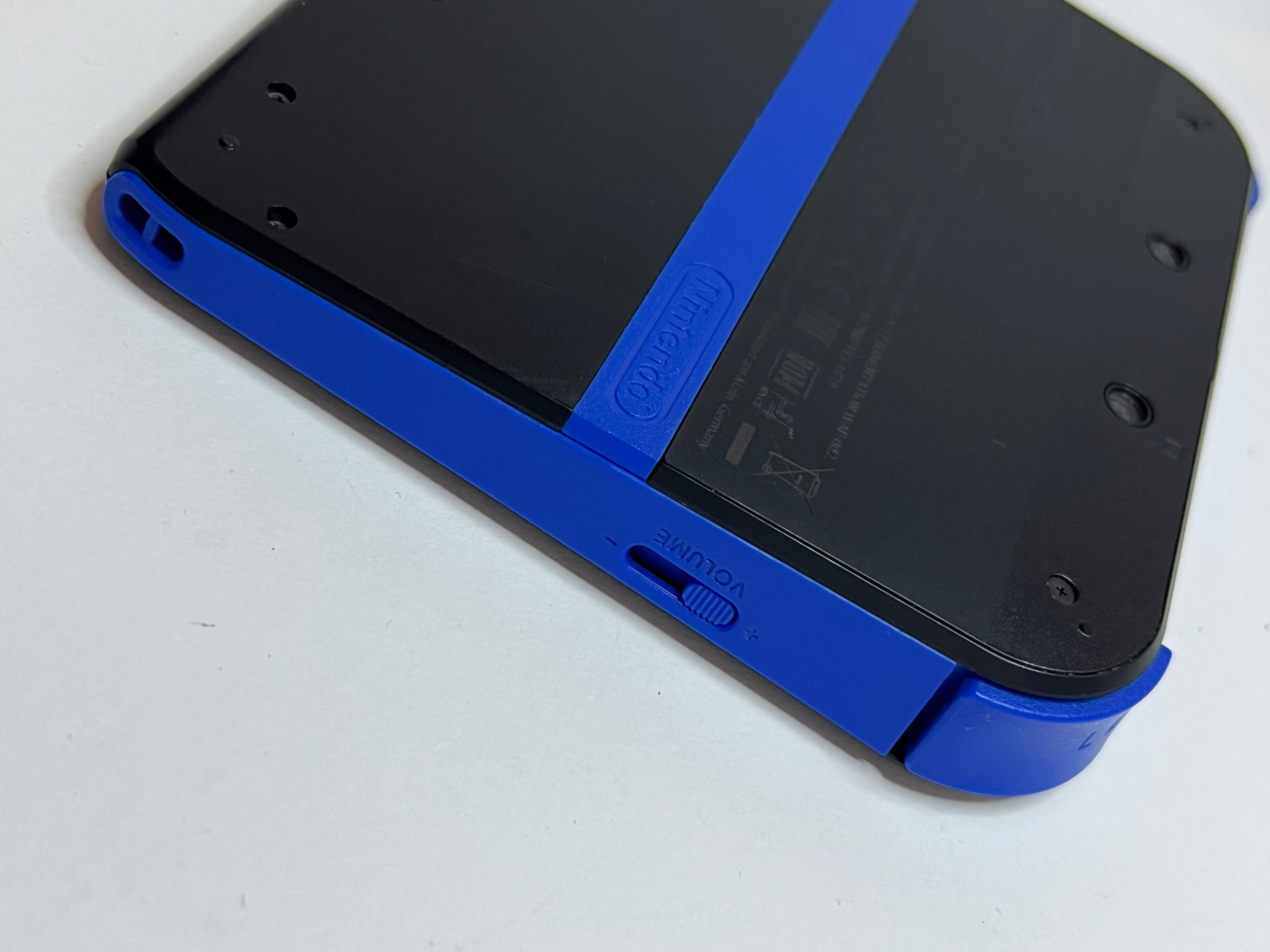 Nintendo 2DS Konsole schwarz blau mit 128GB, Pokemon Bank, Poke Mover & vielen Extras