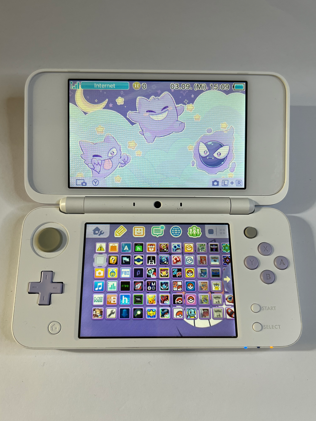 Nintendo New 2DS XL Konsole in weiß lavendel lila mit 128GB, Pokemon Bank, Poke Mover & vielen Extras
