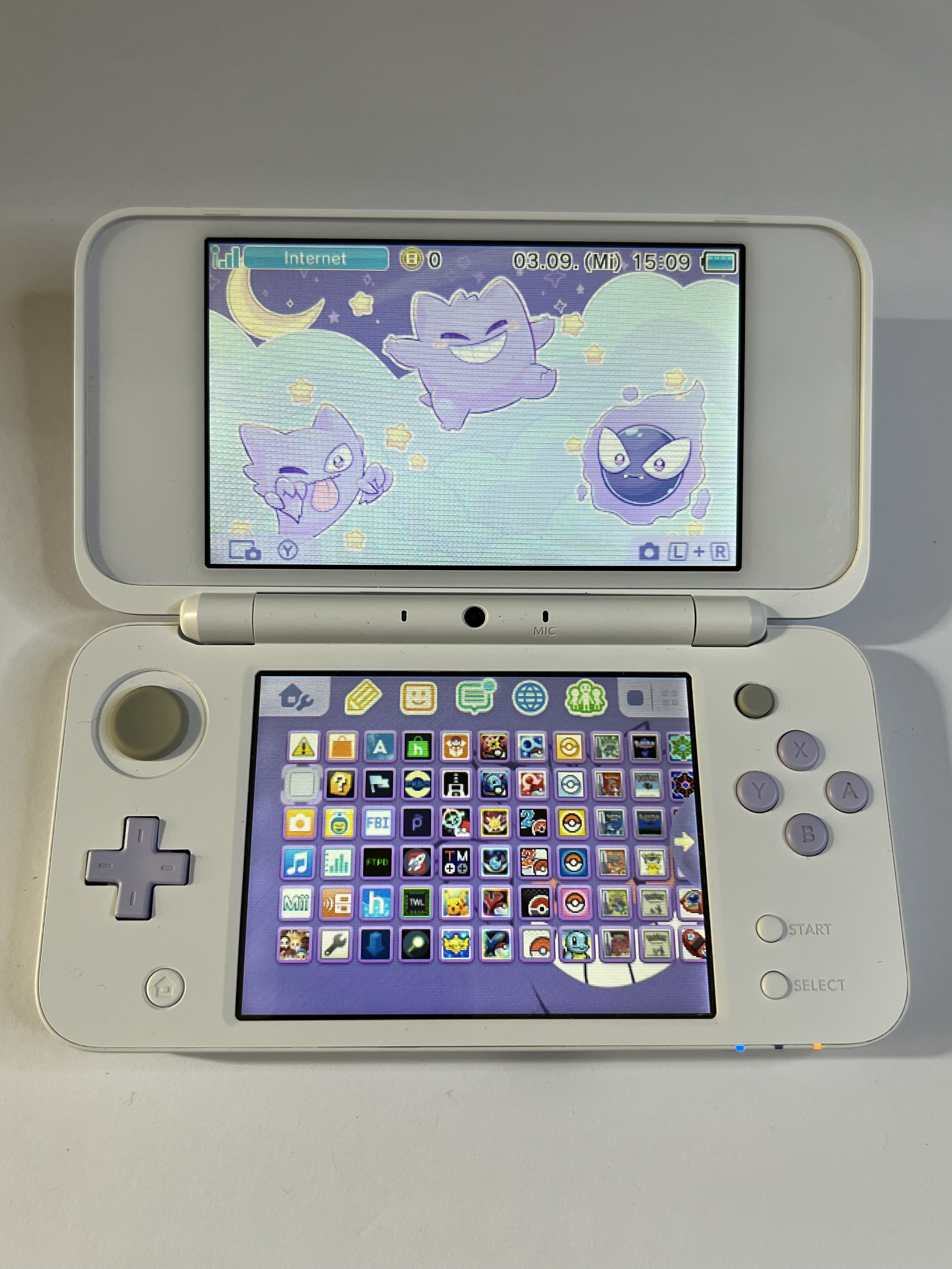 Nintendo New 2DS XL Konsole in weiß lavendel lila mit 128GB, Pokemon Bank, Poke Mover & vielen Extras