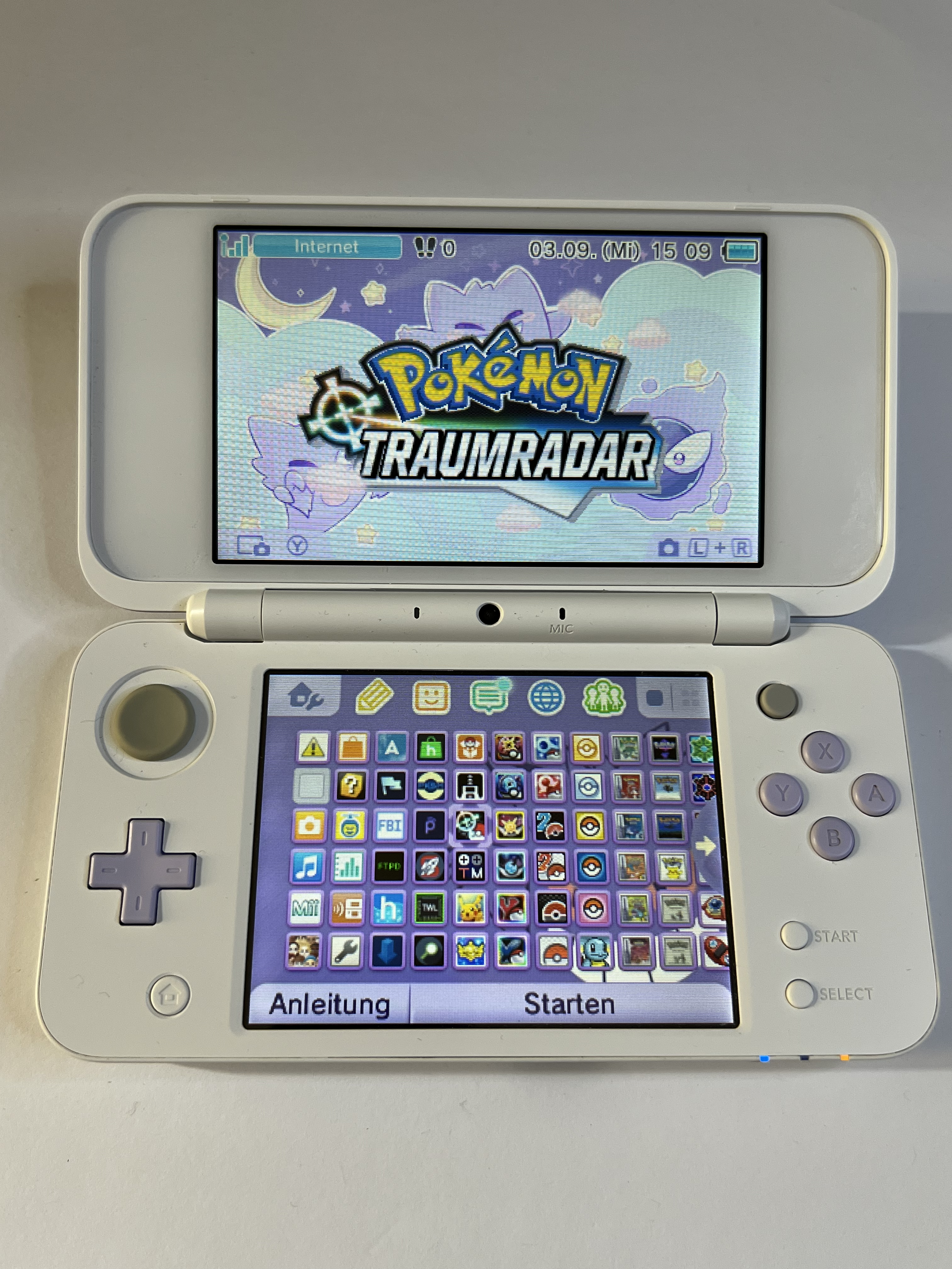 Nintendo New 2DS XL Konsole in weiß lavendel lila mit 128GB, Pokemon Bank, Poke Mover & vielen Extras