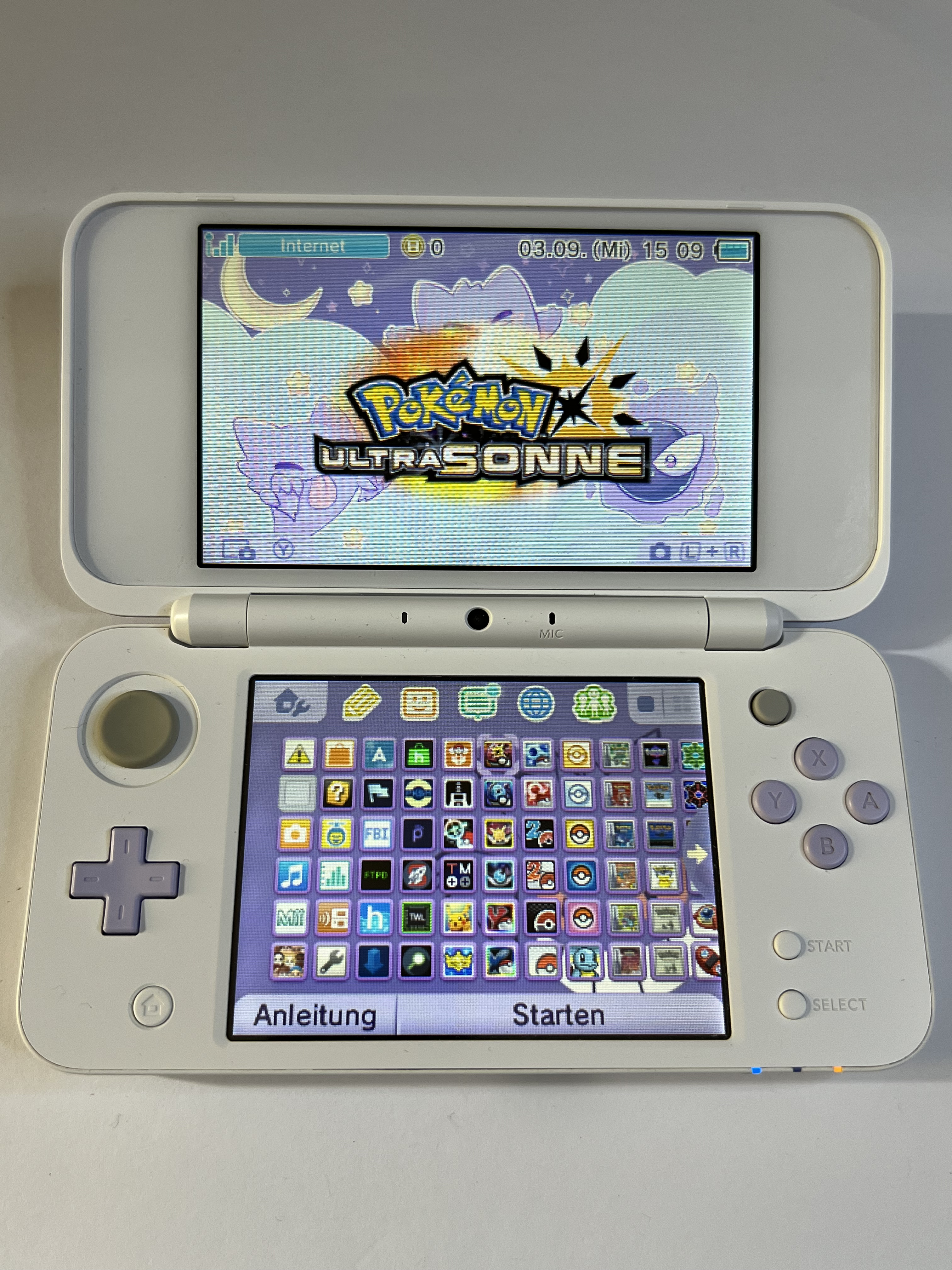 Nintendo New 2DS XL Konsole in weiß lavendel lila mit 128GB, Pokemon Bank, Poke Mover & vielen Extras