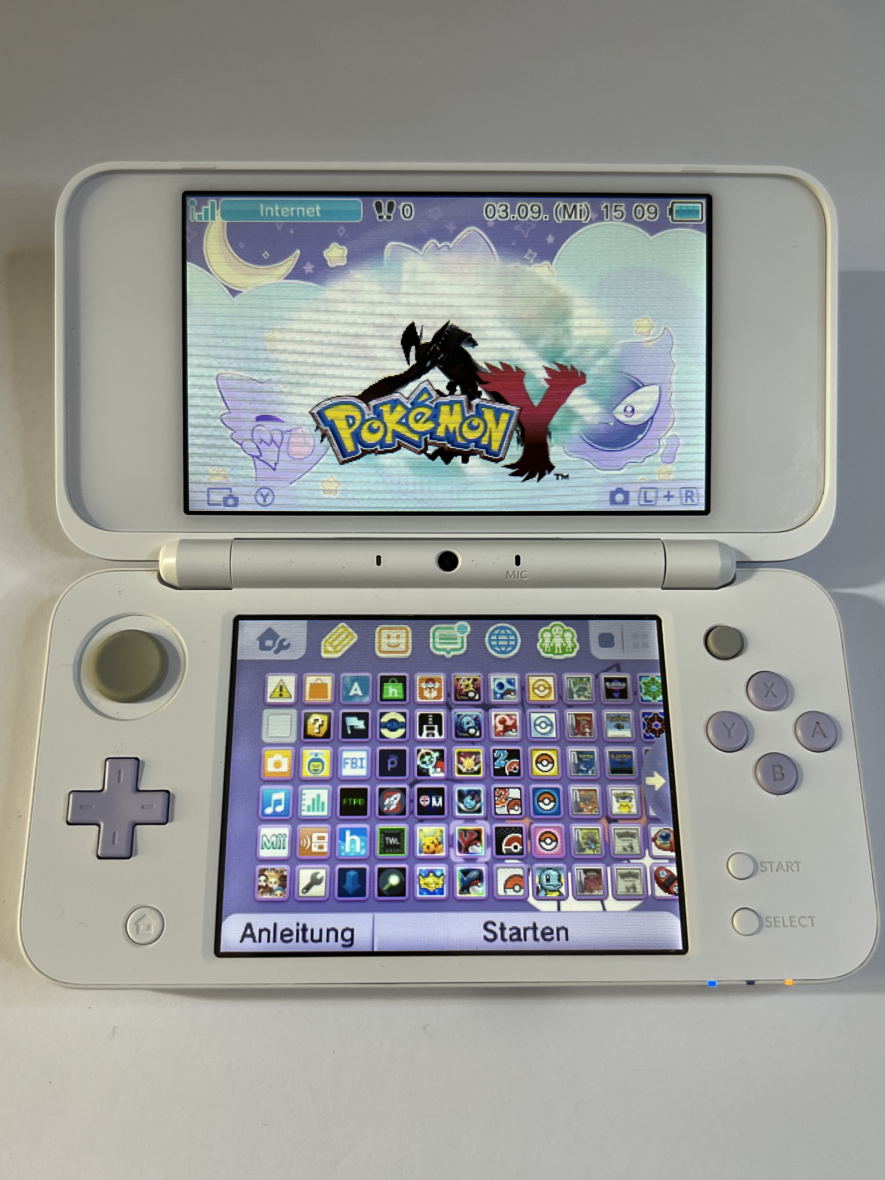 Nintendo New 2DS XL Konsole in weiß lavendel lila mit 128GB, Pokemon Bank, Poke Mover & vielen Extras