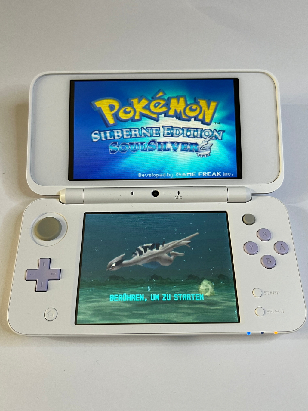 Nintendo New 2DS XL Konsole weiß violett lavendel lila in OVP CIB mit 128GB, Pokemon Bank, Poke Mover & vielen Extras