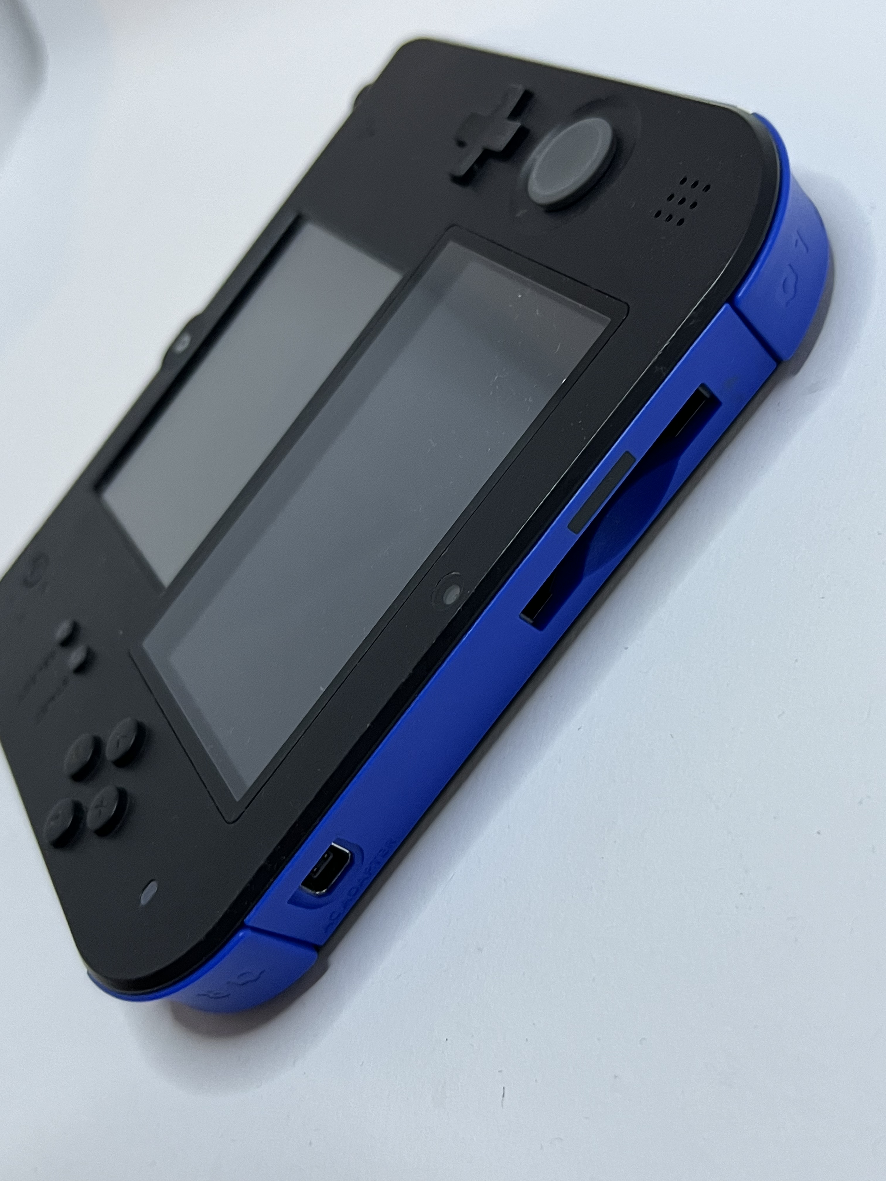 Nintendo 2DS Konsole schwarz blau mit 128GB, Pokemon Bank, Poke Mover & vielen Extras