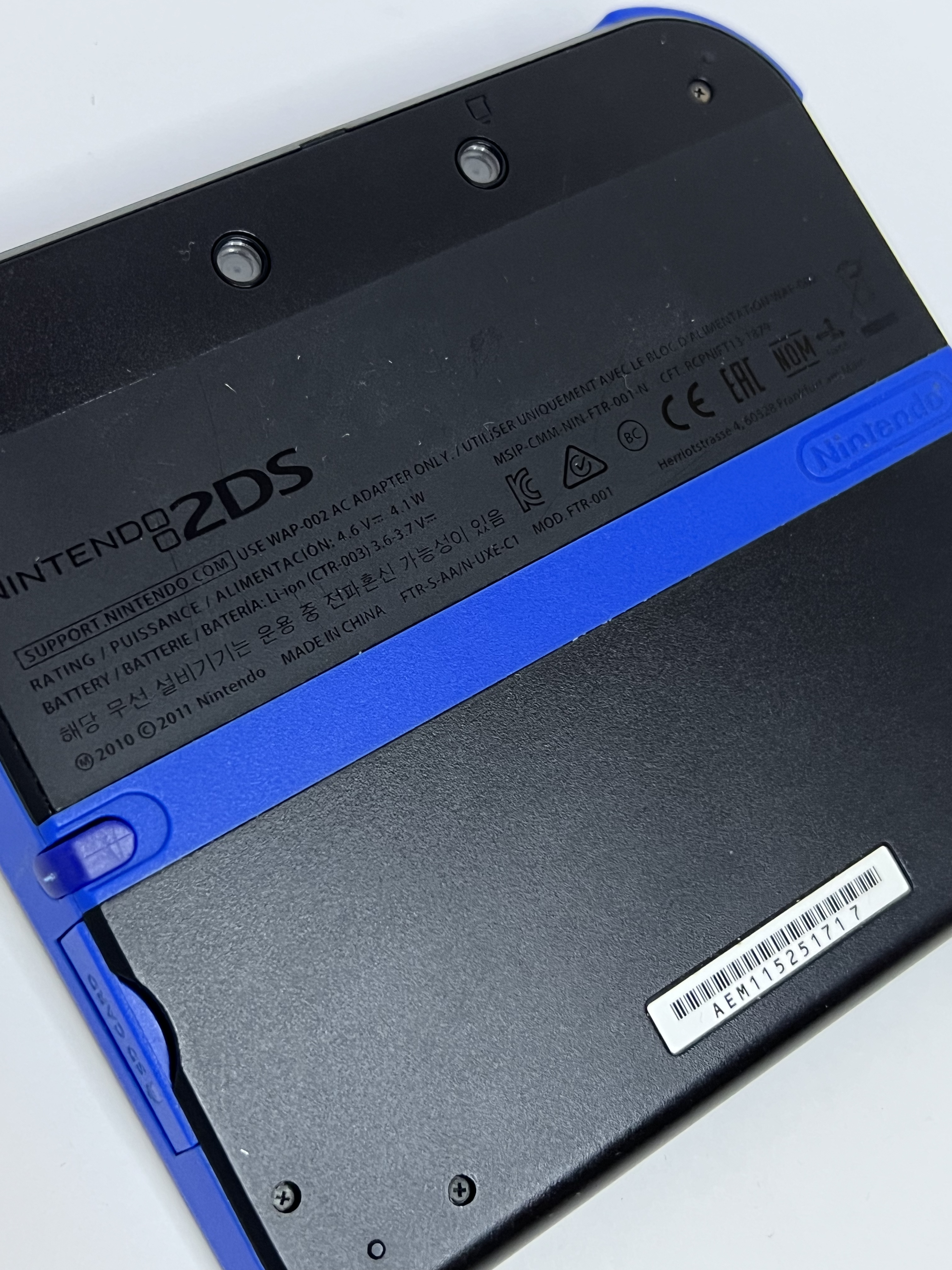 Nintendo 2DS Konsole schwarz blau mit 128GB, Pokemon Bank, Poke Mover & vielen Extras