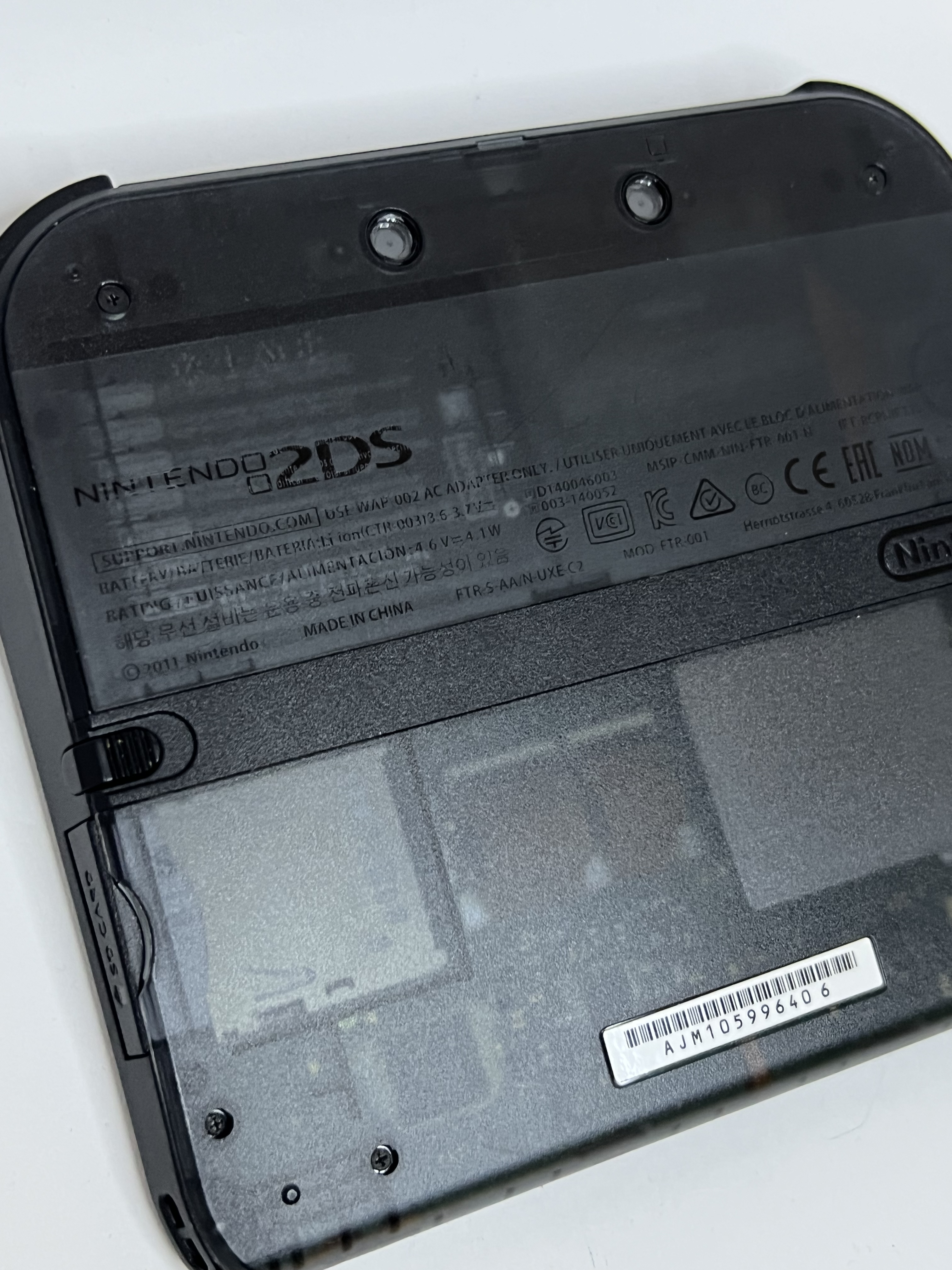 Nintendo 2DS Konsole schwarz transparent mit 128GB, Pokemon Bank, Poke Mover & vielen Extras