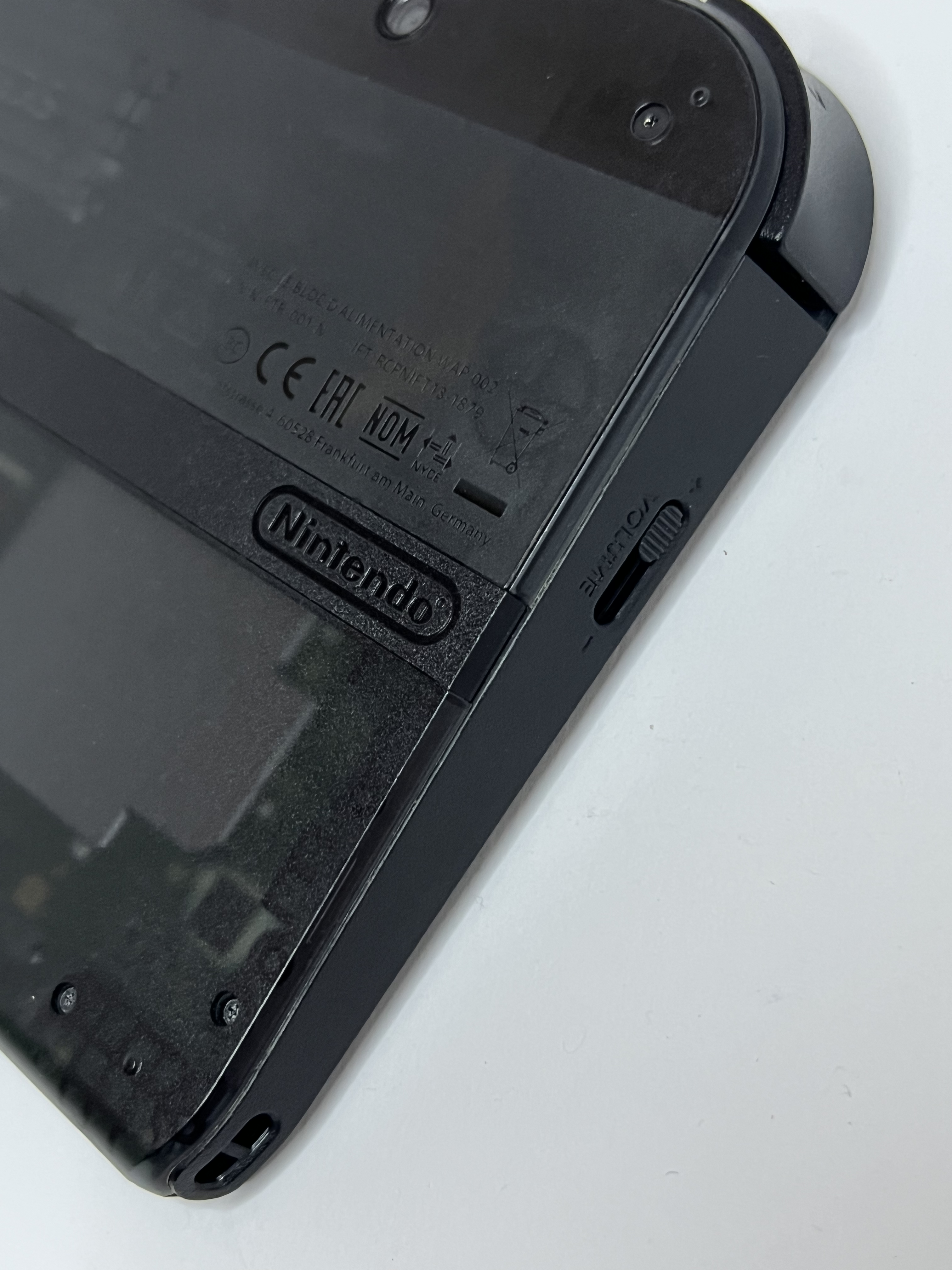 Nintendo 2DS Konsole schwarz transparent mit 128GB, Pokemon Bank, Poke Mover & vielen Extras