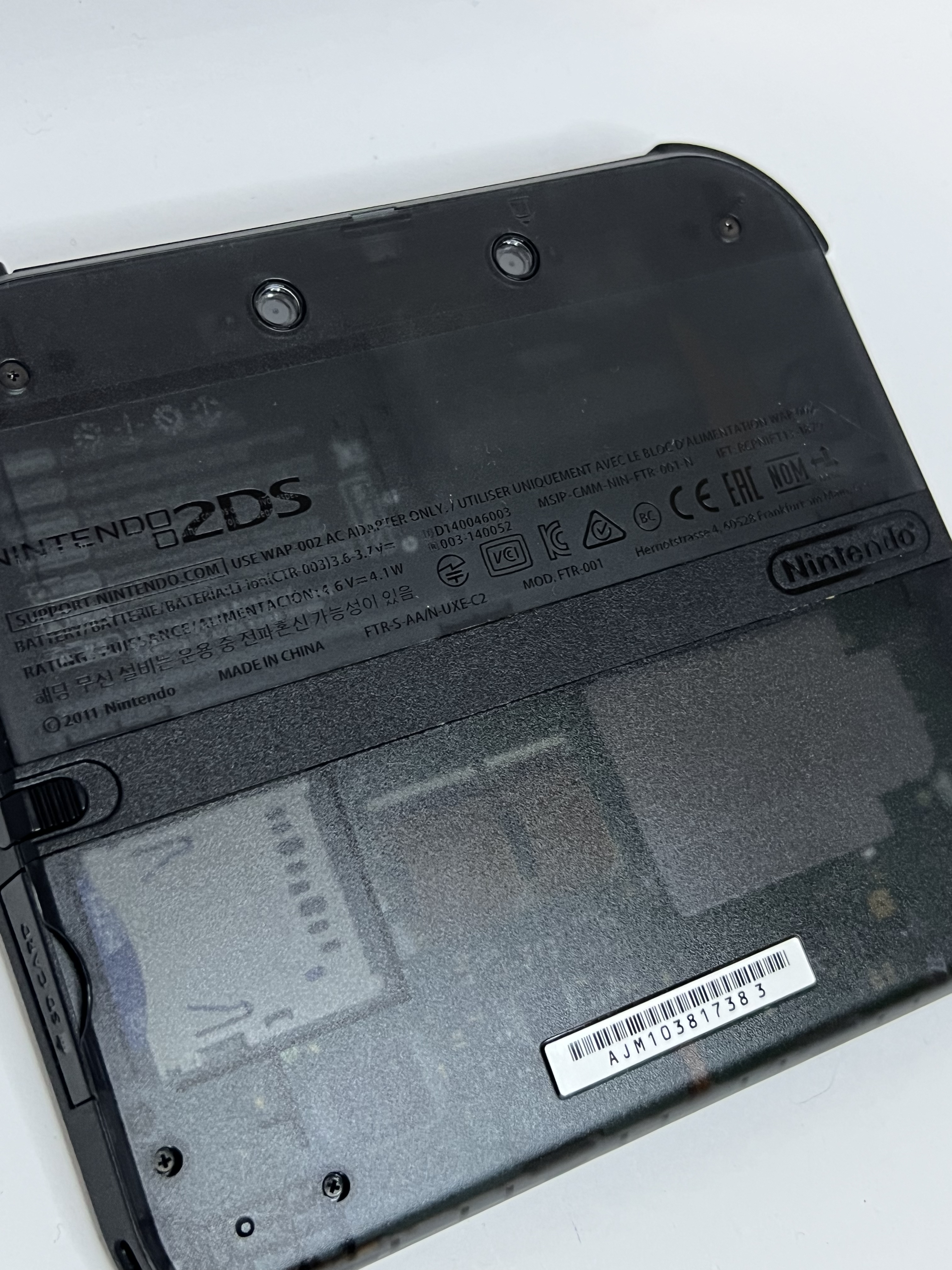 Nintendo 2DS Konsole schwarz transparent in OVP mit 128GB, Pokemon Bank, Poke Mover & vielen Extras