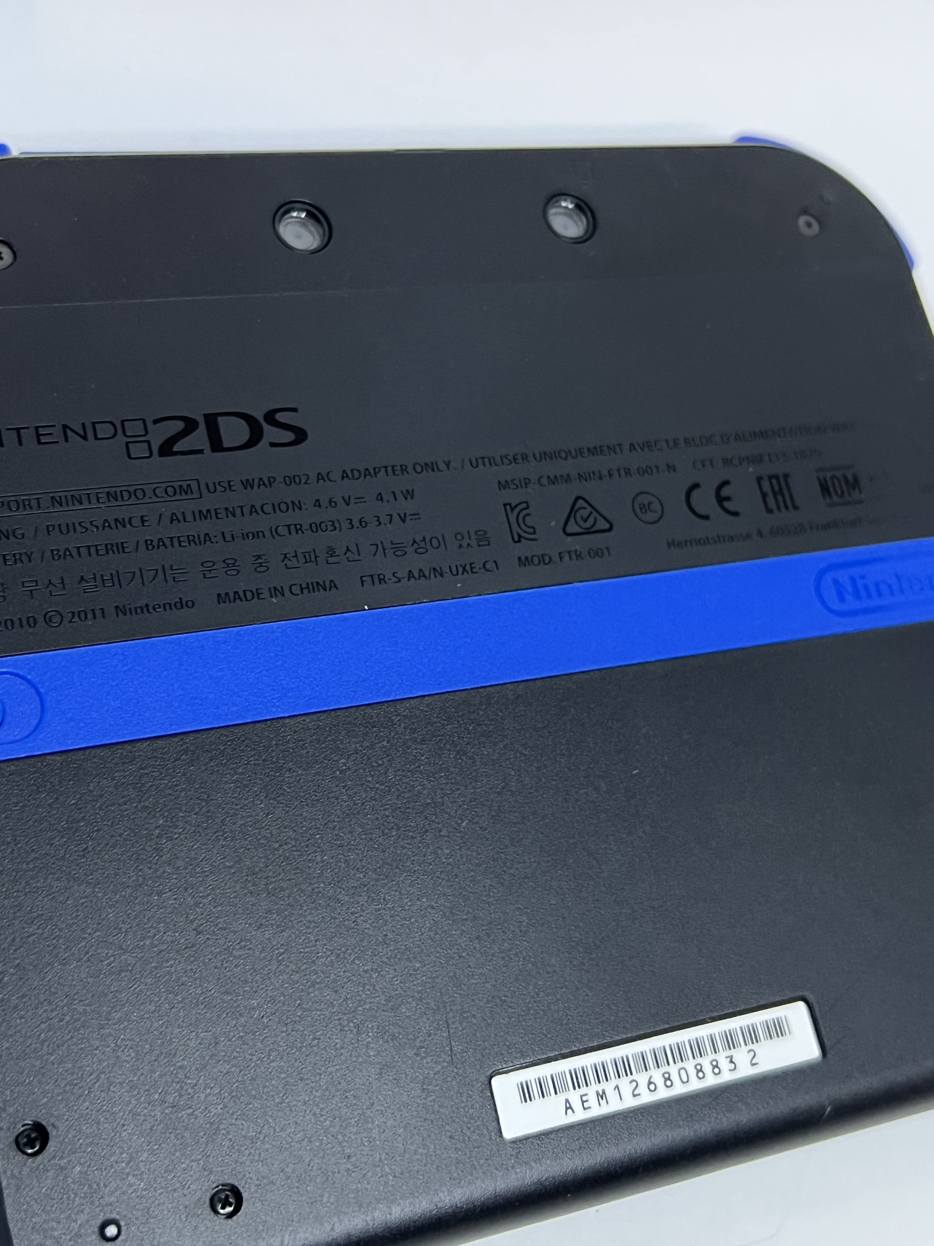 Nintendo 2DS Konsole schwarz blau CIB in OVP mit 128GB, Pokemon Bank, Poke Mover & vielen Extras