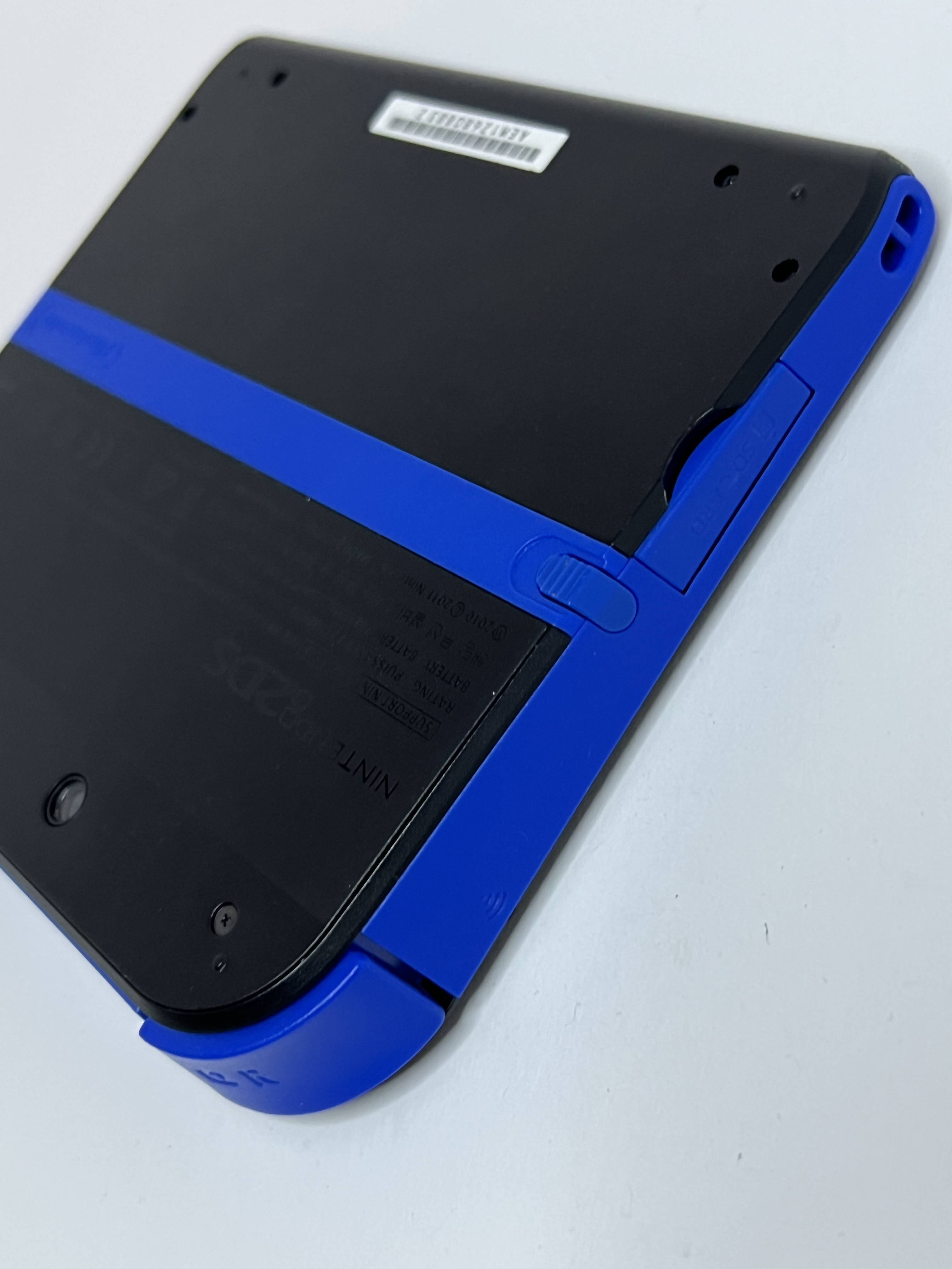 Nintendo 2DS Konsole schwarz blau CIB in OVP mit 128GB, Pokemon Bank, Poke Mover & vielen Extras
