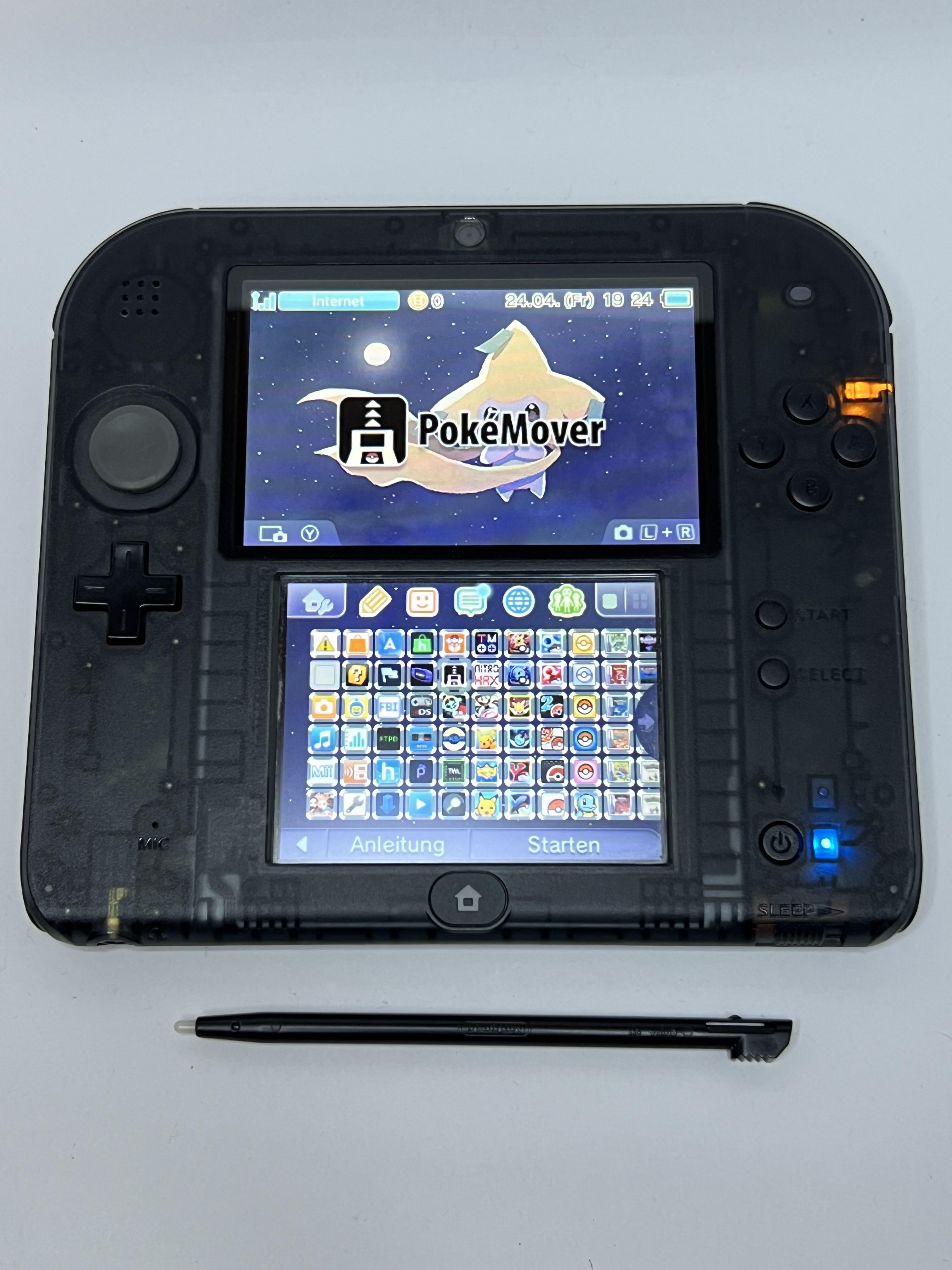 Nintendo 2DS Konsole schwarz transparent in OVP mit 128GB, Pokemon Bank, Poke Mover & vielen Extras