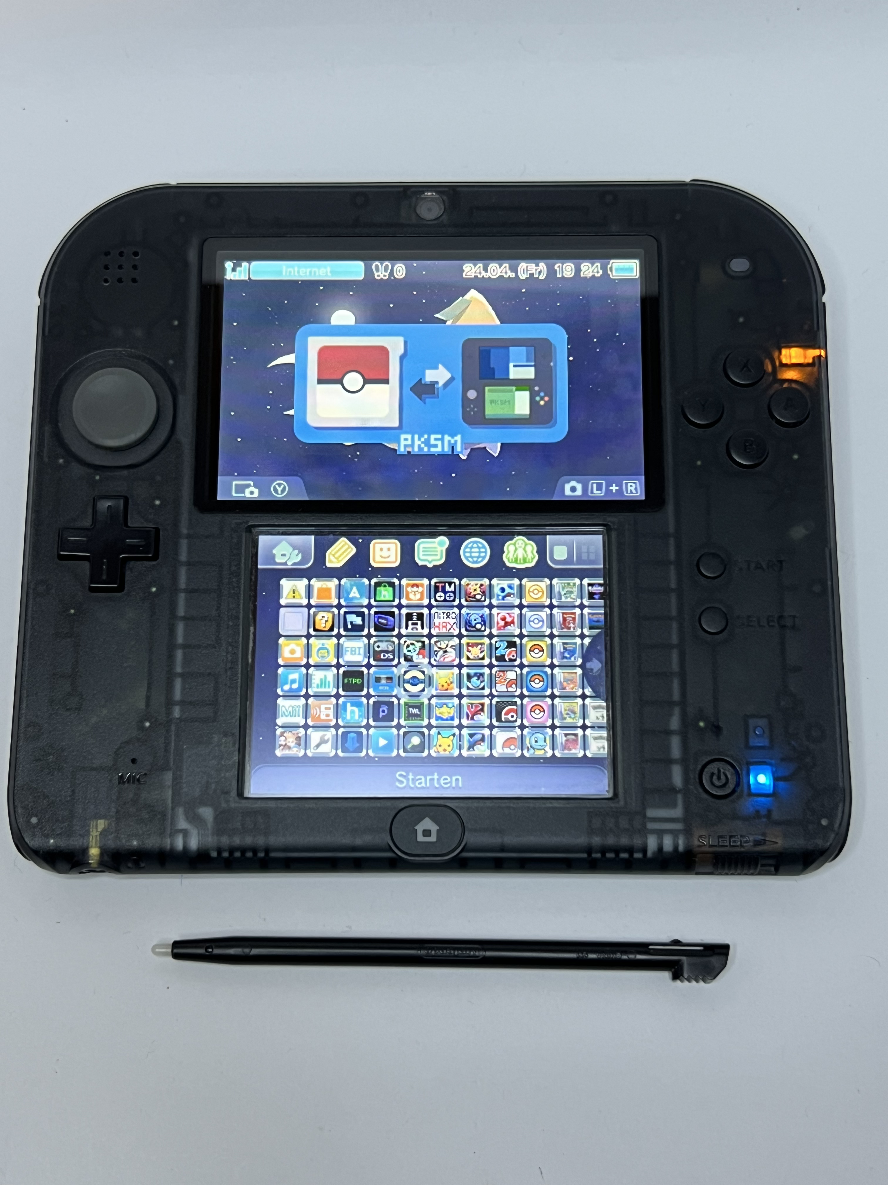 Nintendo 2DS Konsole schwarz transparent in OVP mit 128GB, Pokemon Bank, Poke Mover & vielen Extras