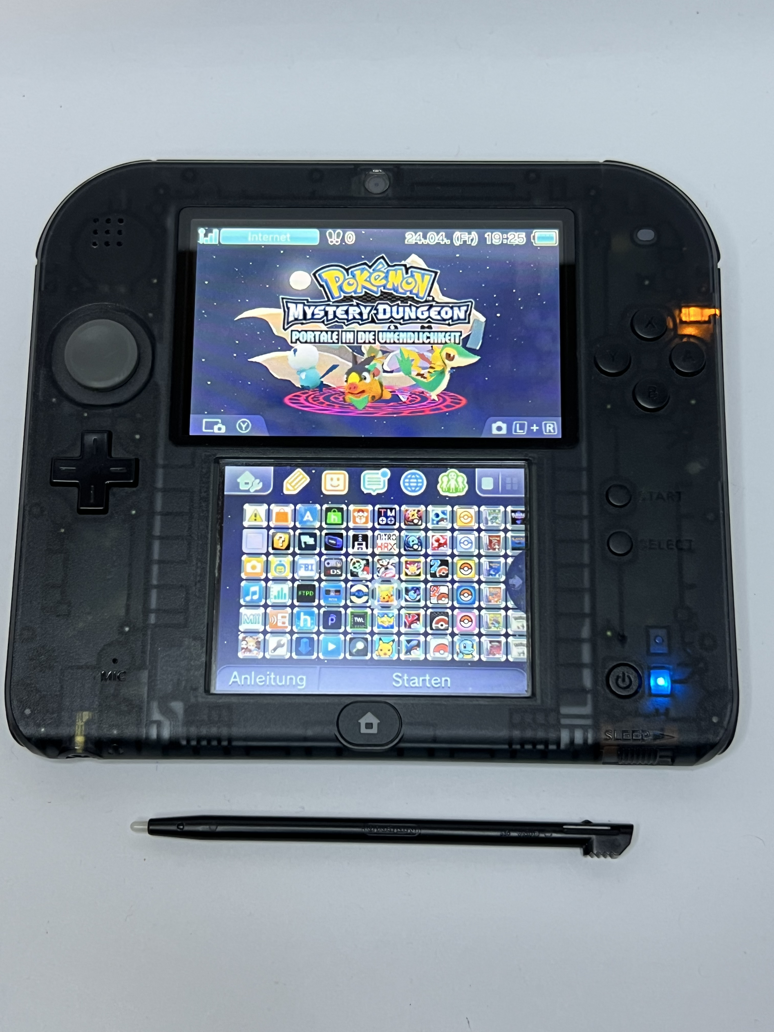 Nintendo 2DS Konsole schwarz transparent in OVP mit 128GB, Pokemon Bank, Poke Mover & vielen Extras