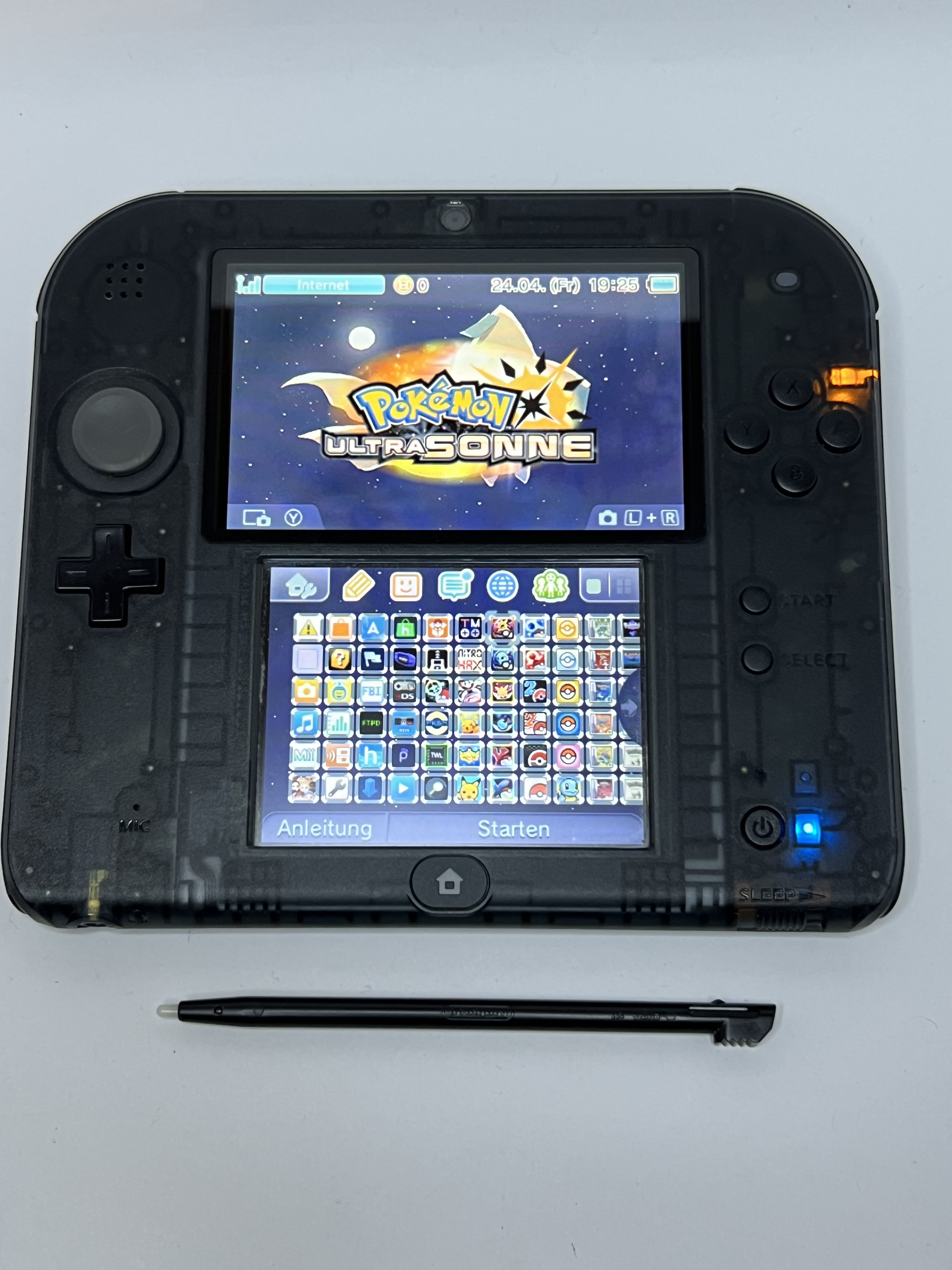 Nintendo 2DS Konsole schwarz transparent in OVP mit 128GB, Pokemon Bank, Poke Mover & vielen Extras