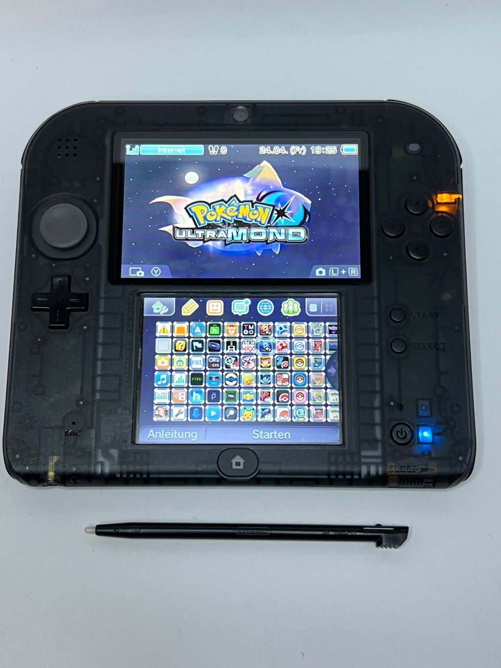 Nintendo 2DS Konsole schwarz transparent in OVP mit 128GB, Pokemon Bank, Poke Mover & vielen Extras