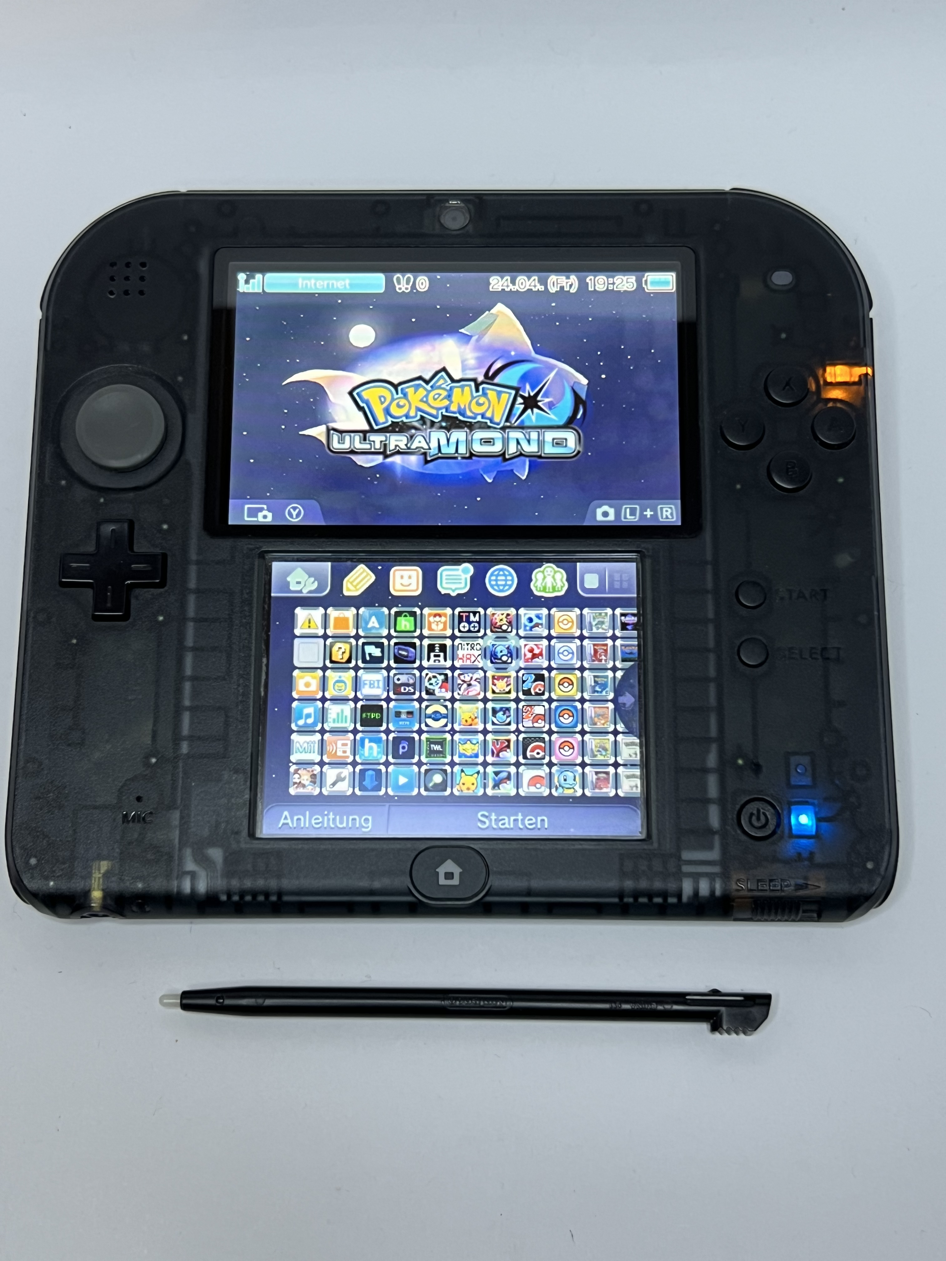 Nintendo 2DS Konsole schwarz transparent in OVP mit 128GB, Pokemon Bank, Poke Mover & vielen Extras
