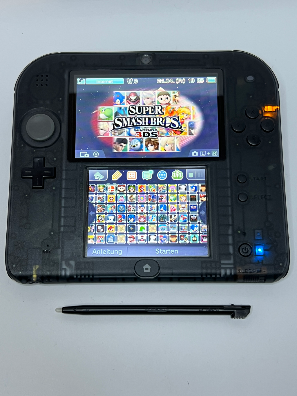 Nintendo 2DS Konsole schwarz transparent in OVP mit 128GB, Pokemon Bank, Poke Mover & vielen Extras