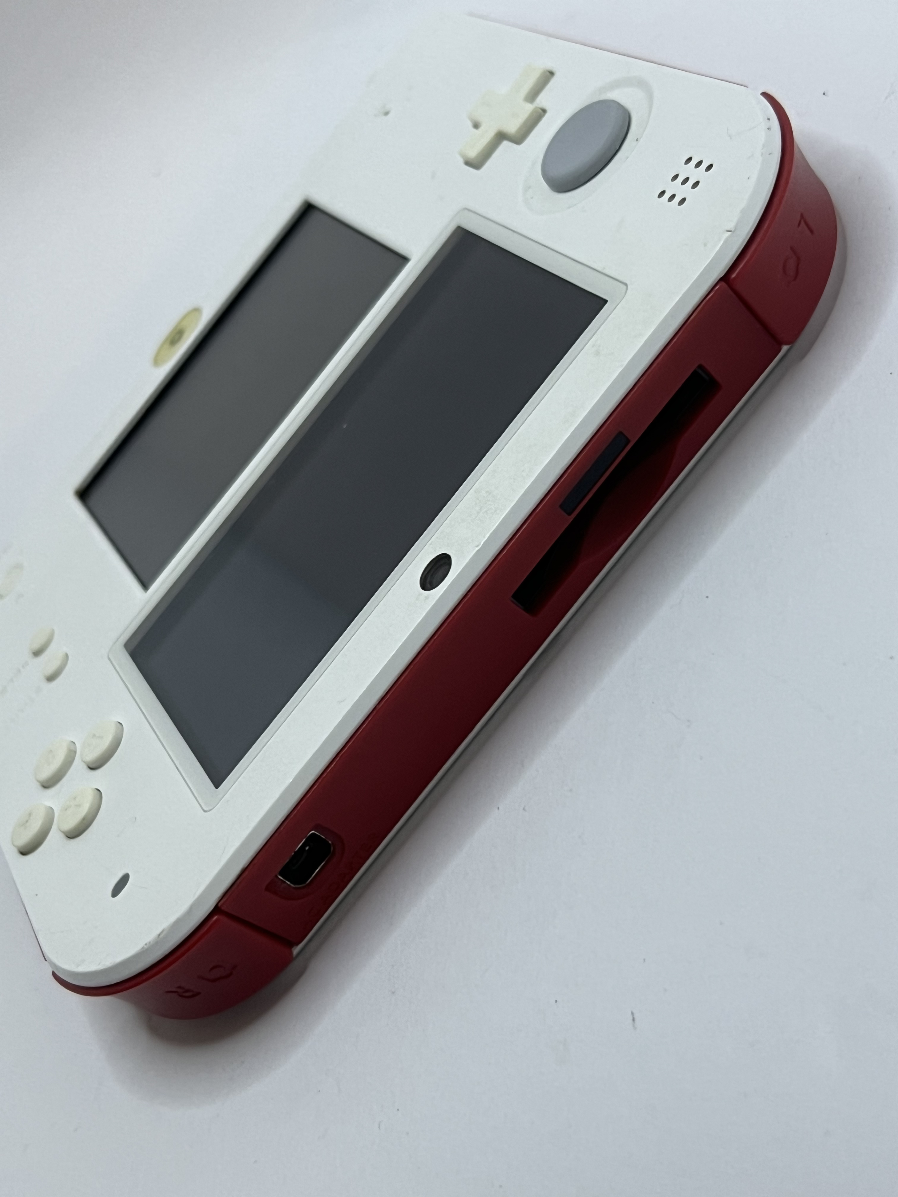 Nintendo 2DS Konsole weiß rot mit 128GB, Pokemon Bank, Poke Mover & vielen Extras