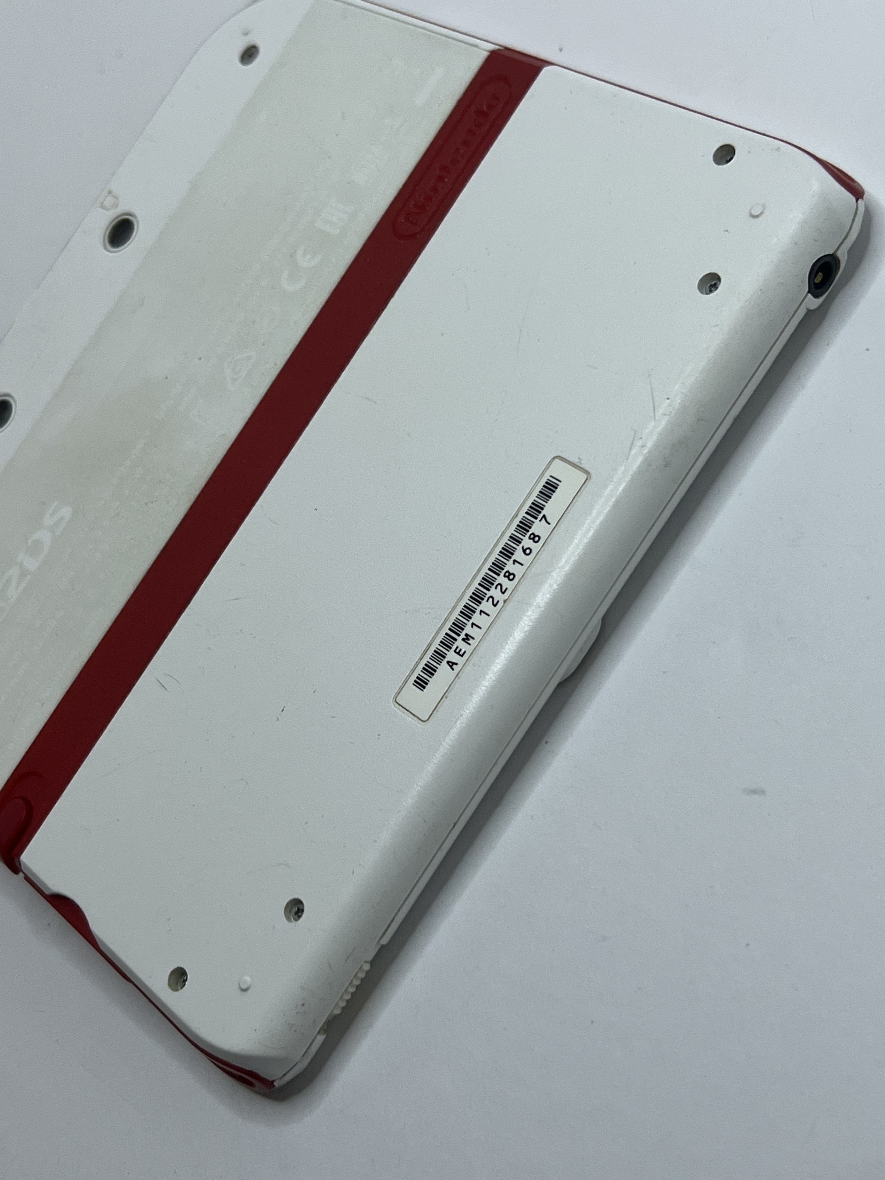 Nintendo 2DS Konsole weiß rot mit 128GB, Pokemon Bank, Poke Mover & vielen Extras