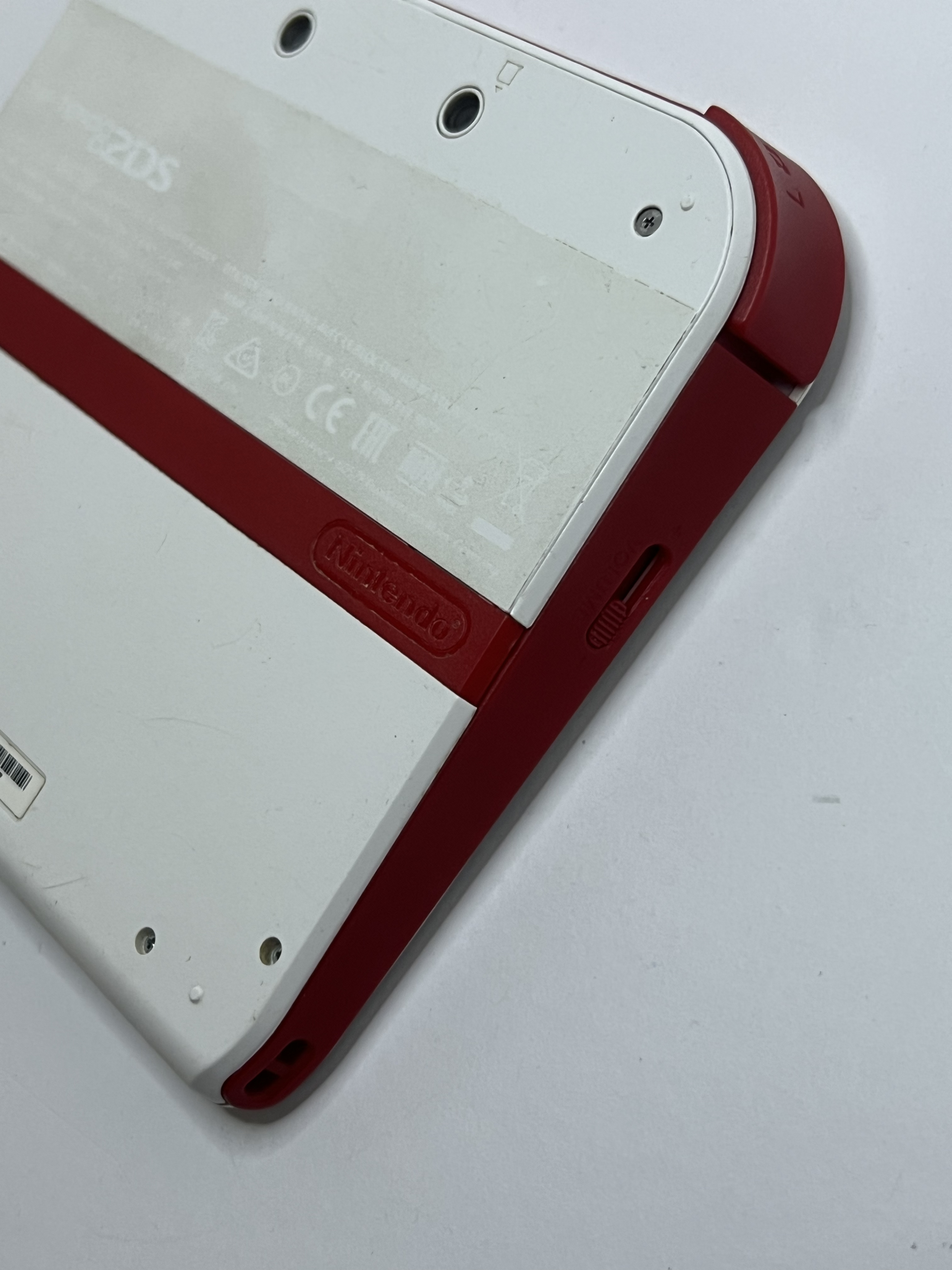 Nintendo 2DS Konsole weiß rot mit 128GB, Pokemon Bank, Poke Mover & vielen Extras