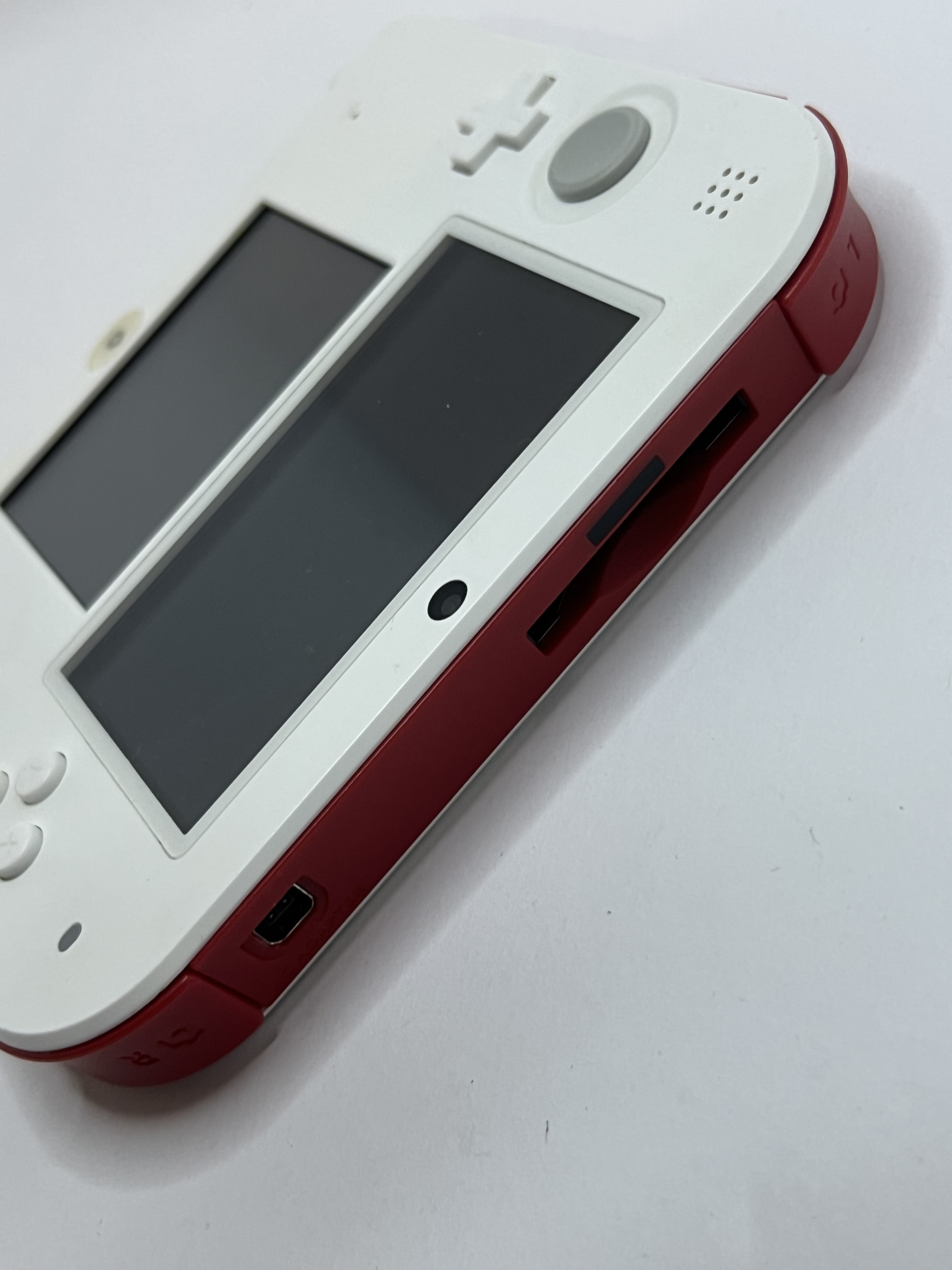Nintendo 2DS Konsole weiß rot mit 128GB, Pokemon Bank, Poke Mover & vielen Extras