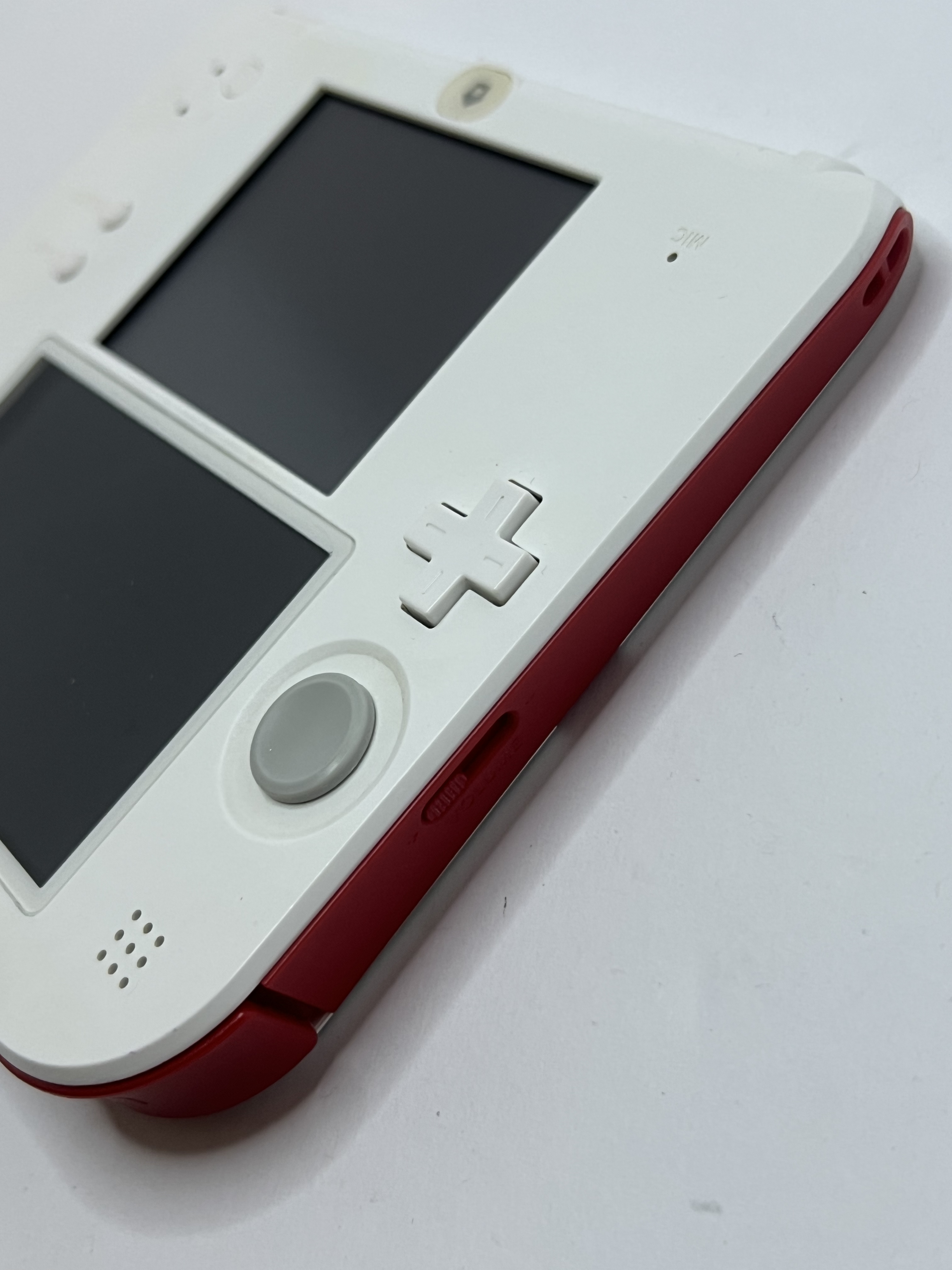 Nintendo 2DS Konsole weiß rot mit 128GB, Pokemon Bank, Poke Mover & vielen Extras