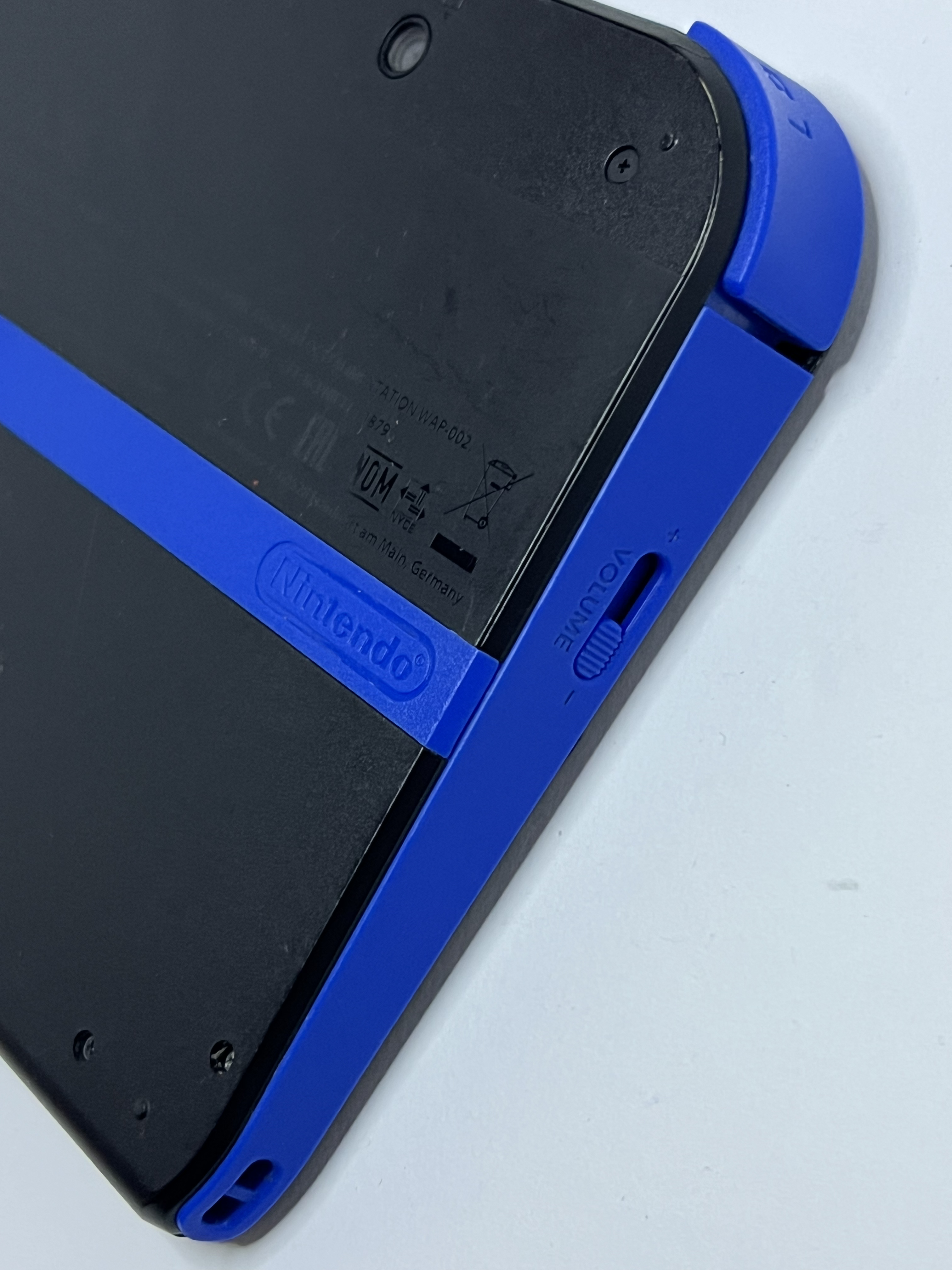 Nintendo 2DS Konsole schwarz blau mit 128GB, Pokemon Bank, Poke Mover & vielen Extras
