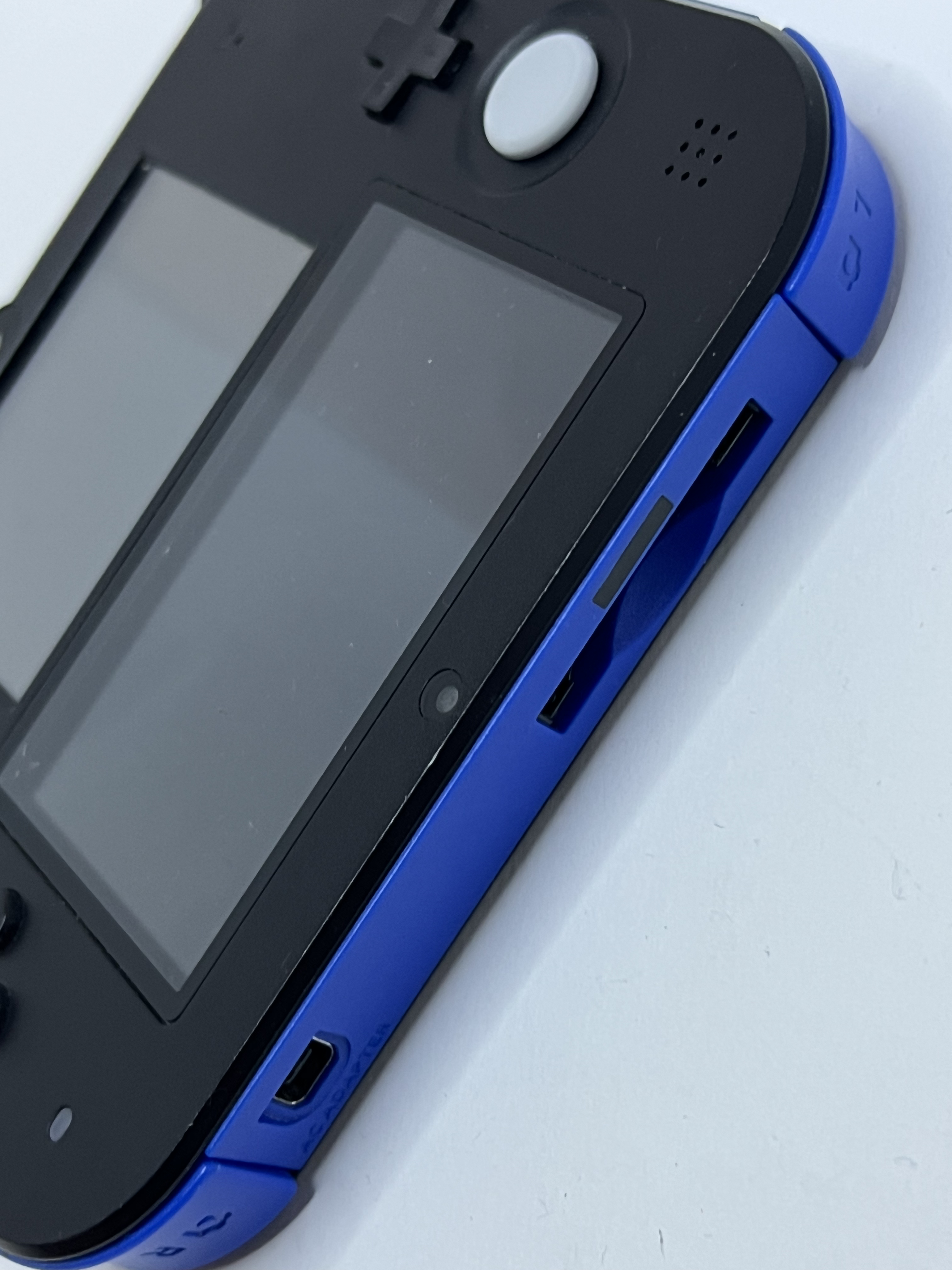 Nintendo 2DS Konsole schwarz blau mit 128GB, Pokemon Bank, Poke Mover & vielen Extras
