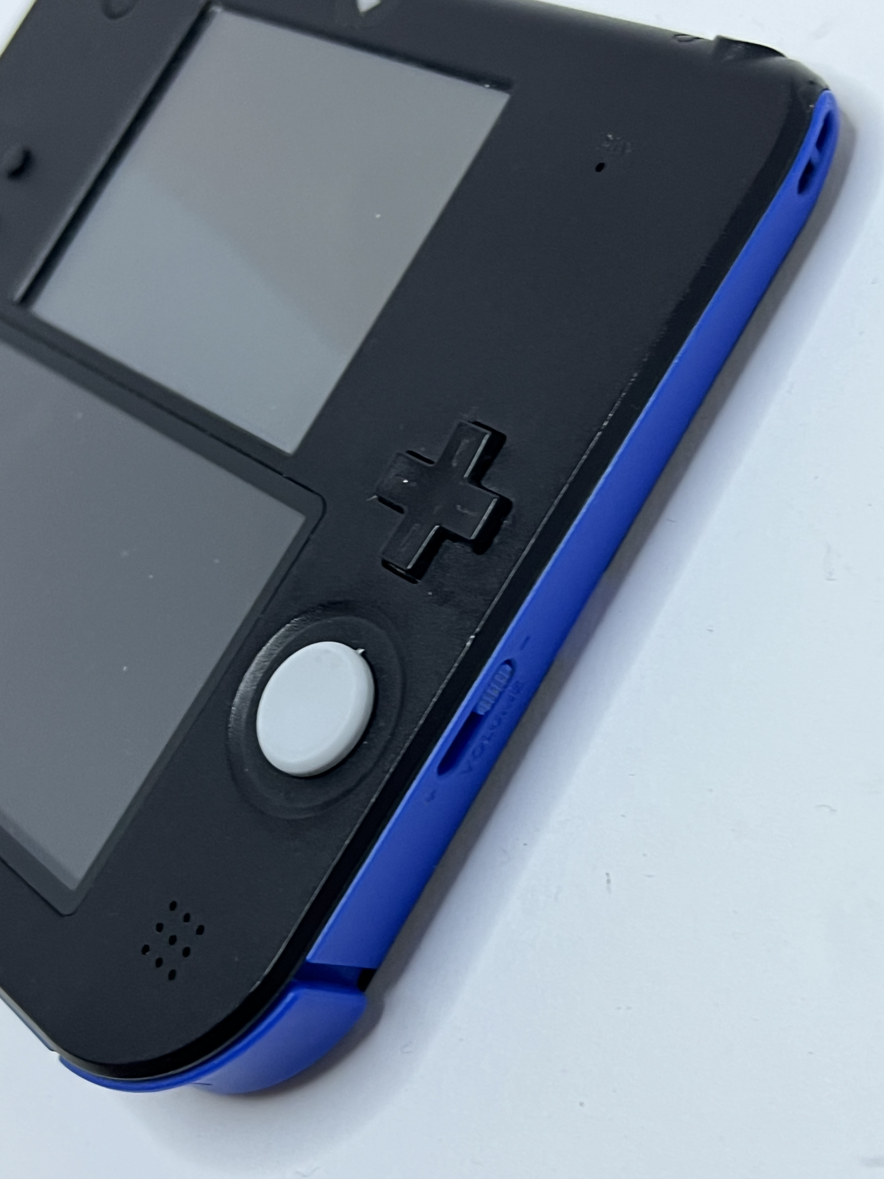 Nintendo 2DS Konsole schwarz blau mit 128GB, Pokemon Bank, Poke Mover & vielen Extras