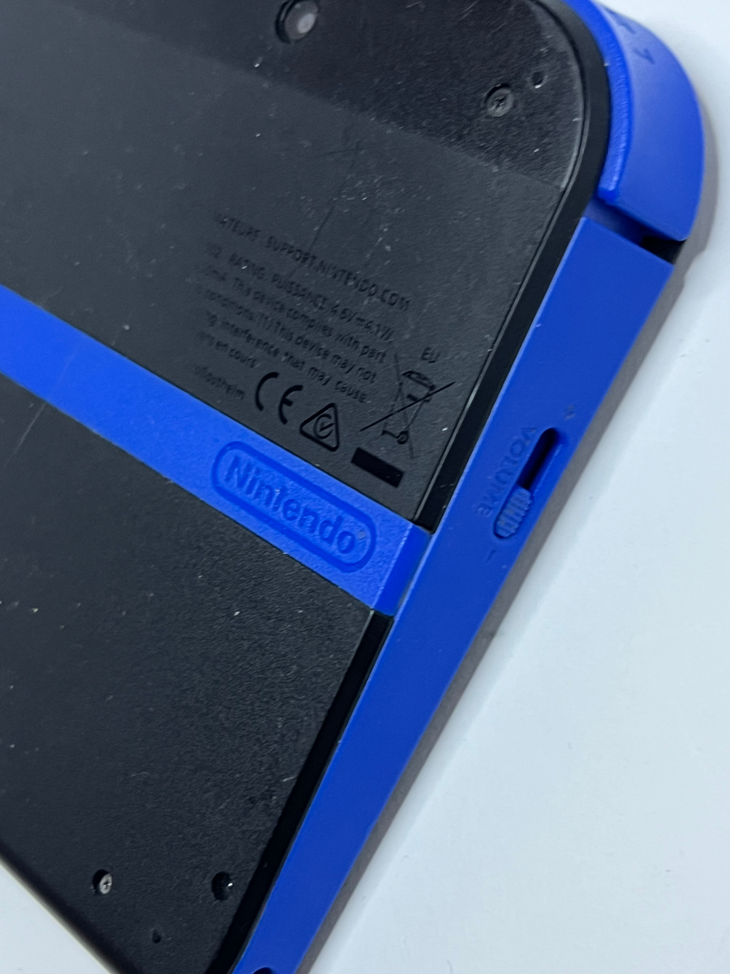 Nintendo 2DS Konsole schwarz blau mit 128GB, Pokemon Bank, Poke Mover & vielen Extras