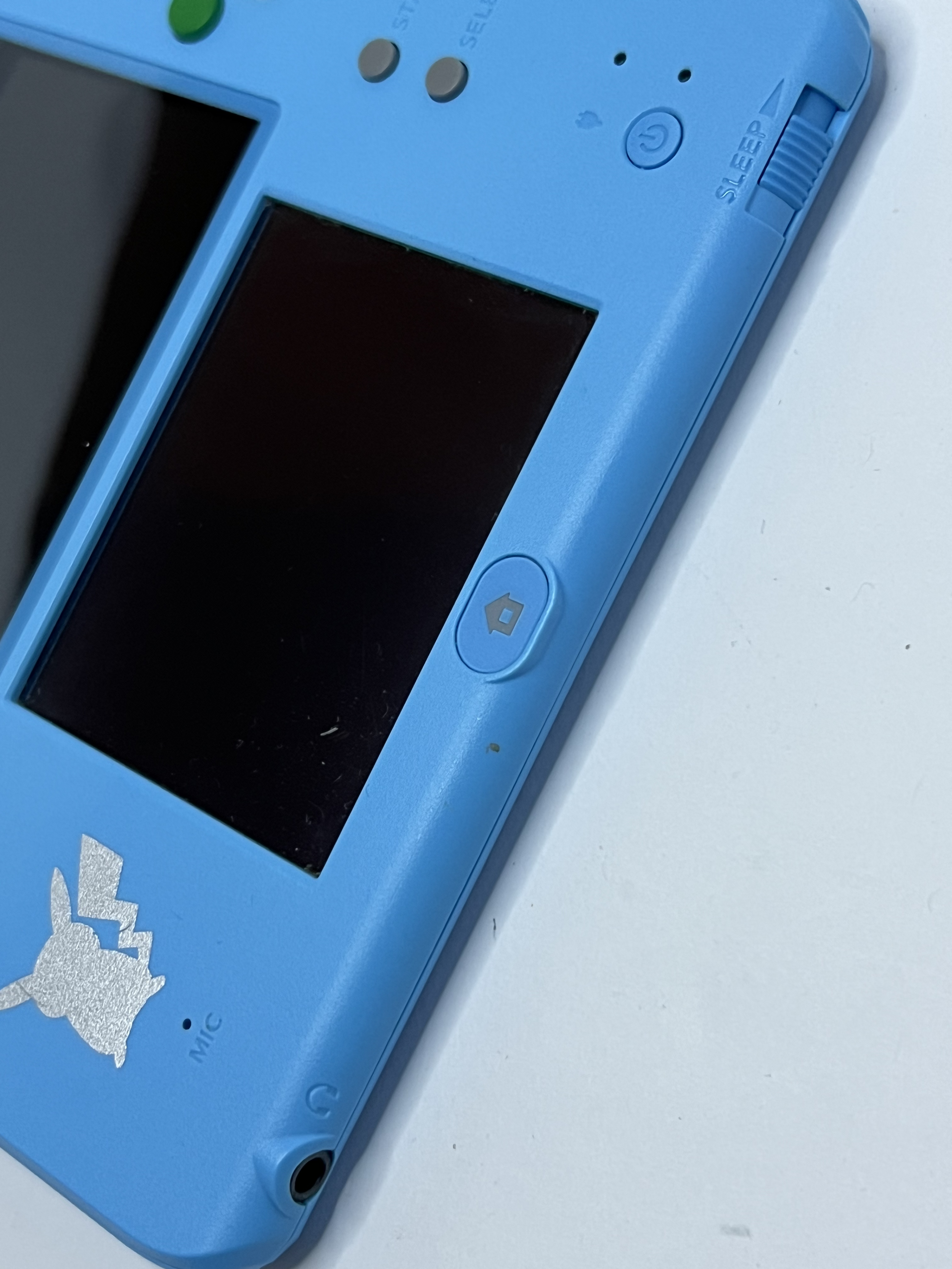 Nintendo 2DS Konsole Pokemon Sonne & Mond Edition mit 128GB, Pokemon Bank, Poke Mover & vielen Extras