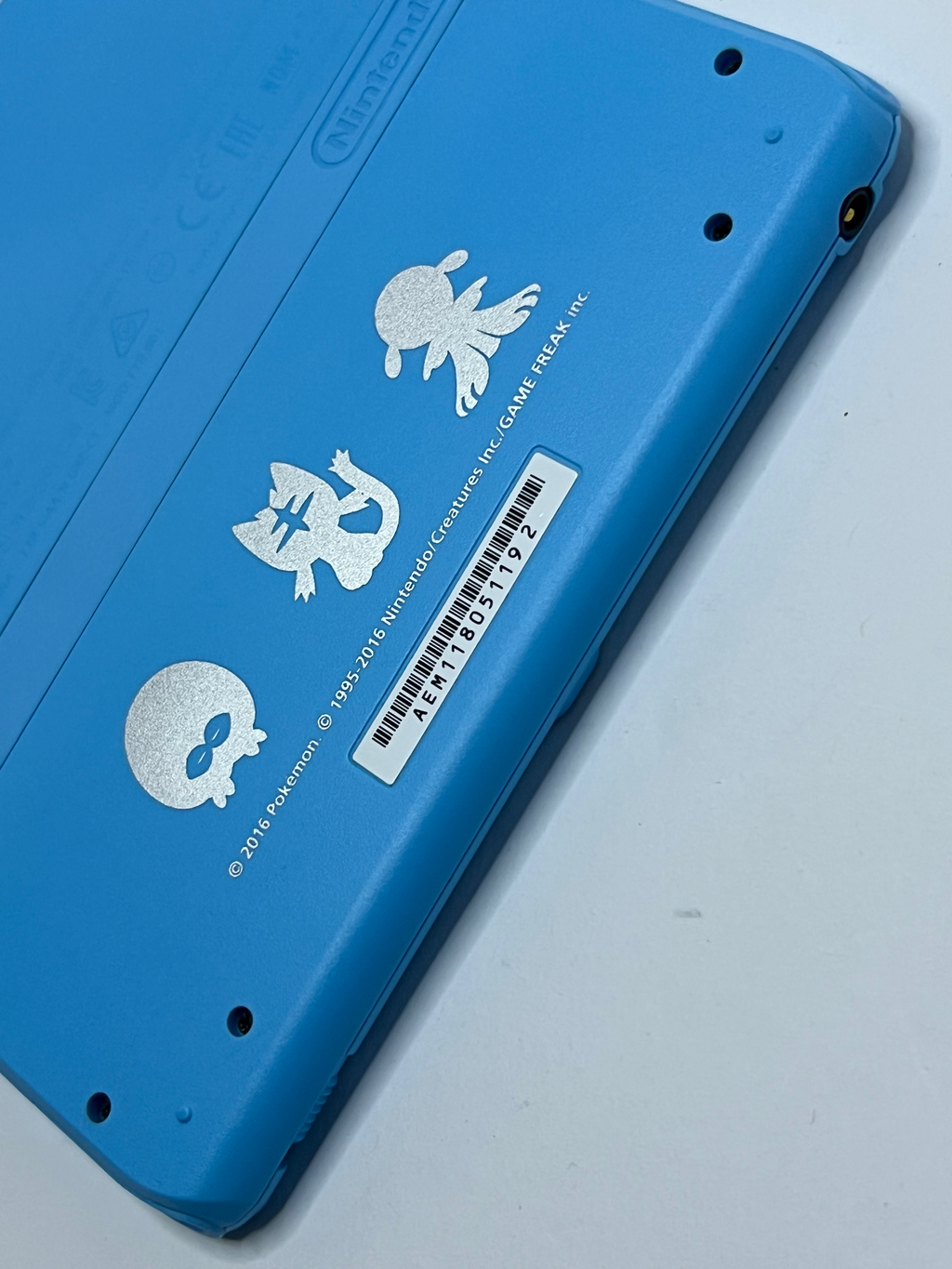 Nintendo 2DS Konsole Pokemon Sonne & Mond Edition mit 128GB, Pokemon Bank, Poke Mover & vielen Extras