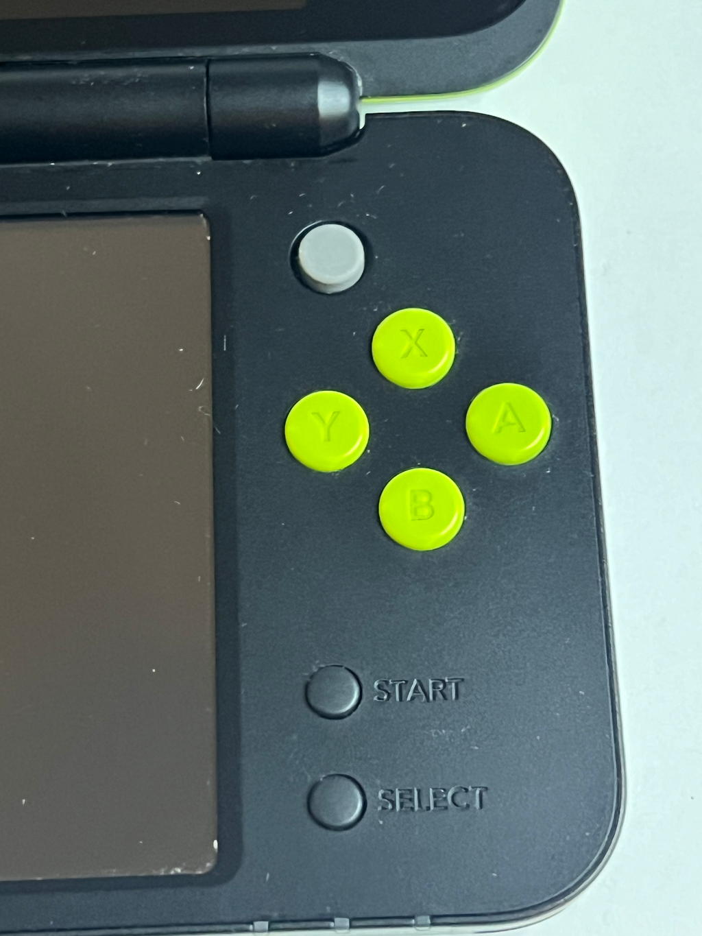 New Nintendo 2DS XL Konsole neon grün mit 128GB, Pokemon Bank, Poke Mover & vielen Extras