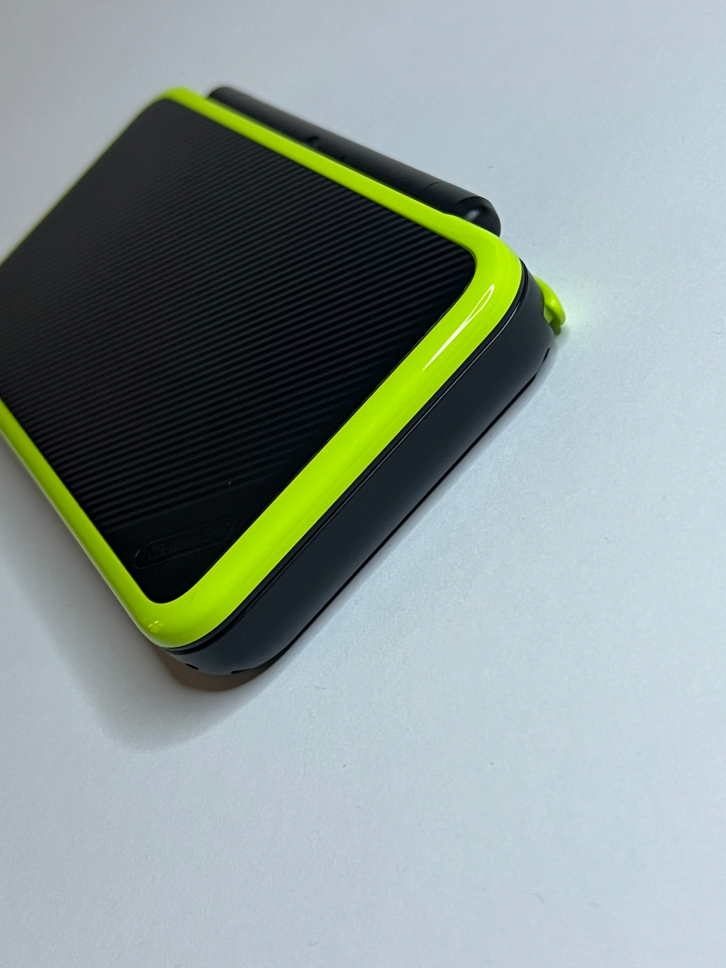 New Nintendo 2DS XL Konsole neon grün mit 128GB, Pokemon Bank, Poke Mover & vielen Extras