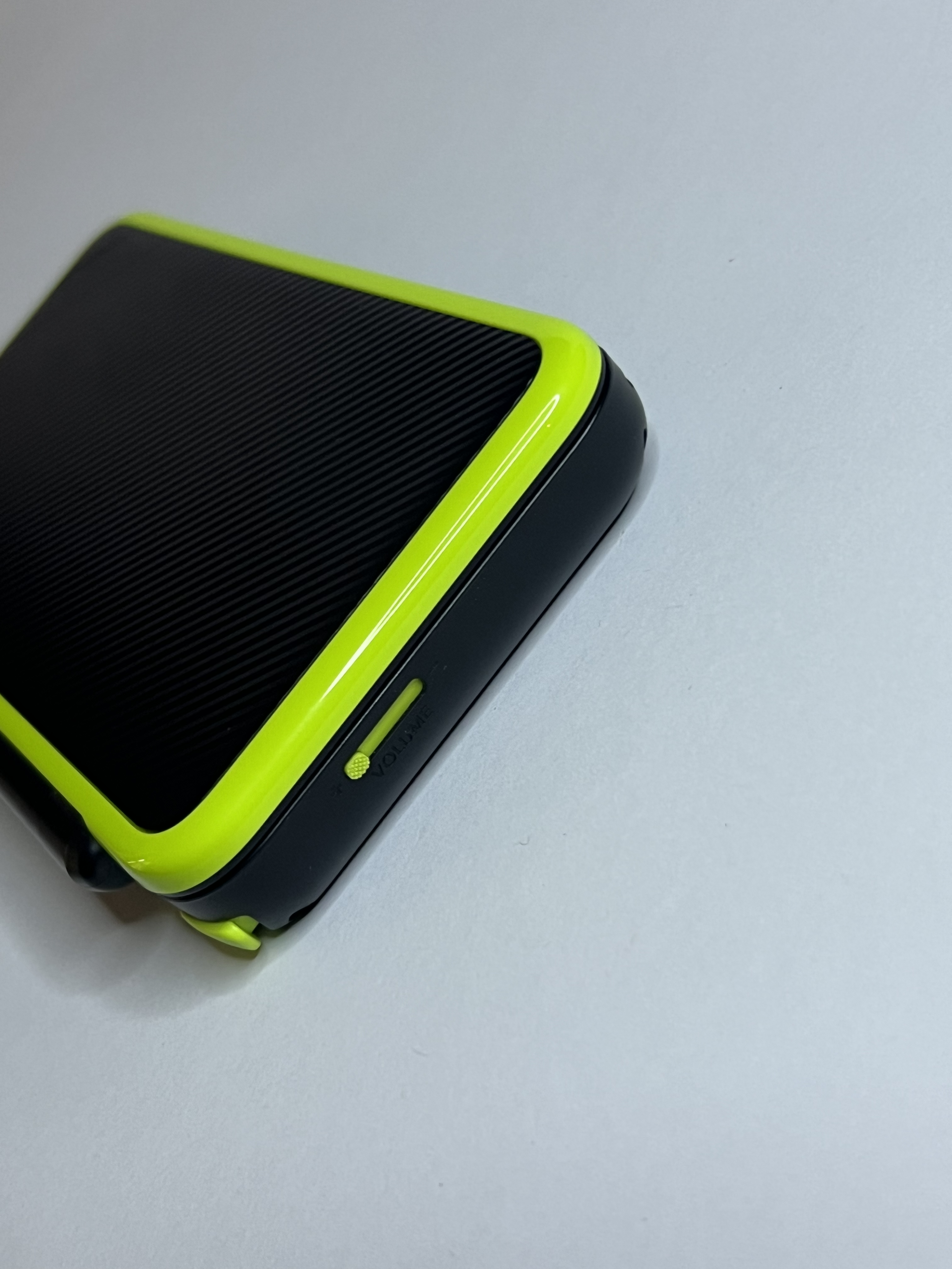 New Nintendo 2DS XL Konsole neon grün mit 128GB, Pokemon Bank, Poke Mover & vielen Extras