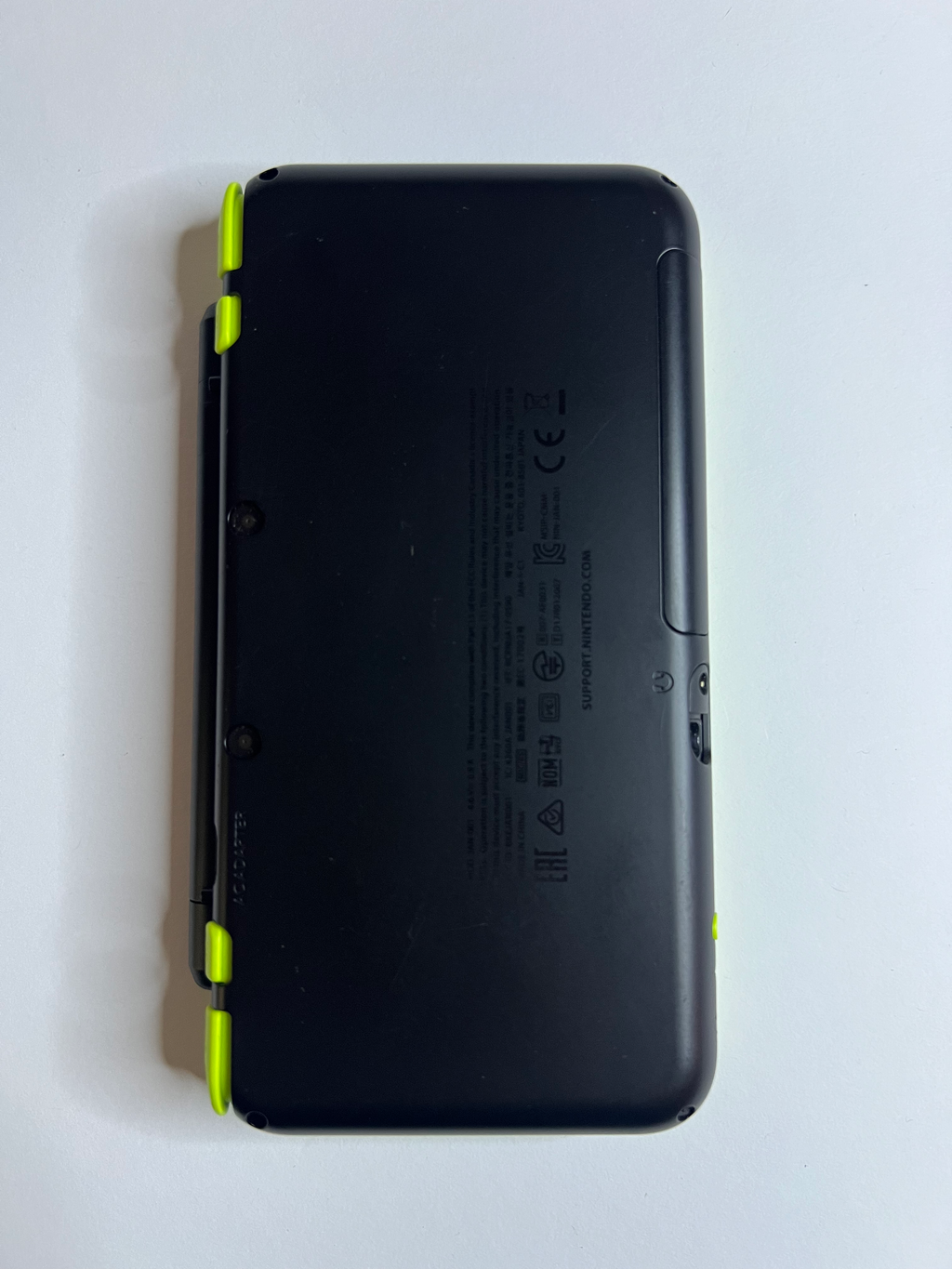 New Nintendo 2DS XL Konsole neon grün mit 128GB, Pokemon Bank, Poke Mover & vielen Extras