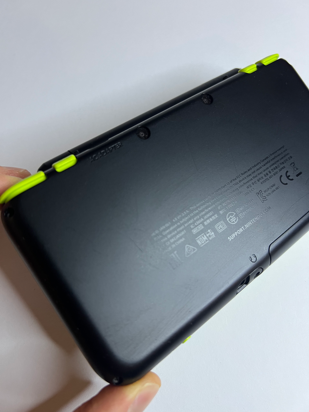 New Nintendo 2DS XL Konsole neon grün mit 128GB, Pokemon Bank, Poke Mover & vielen Extras