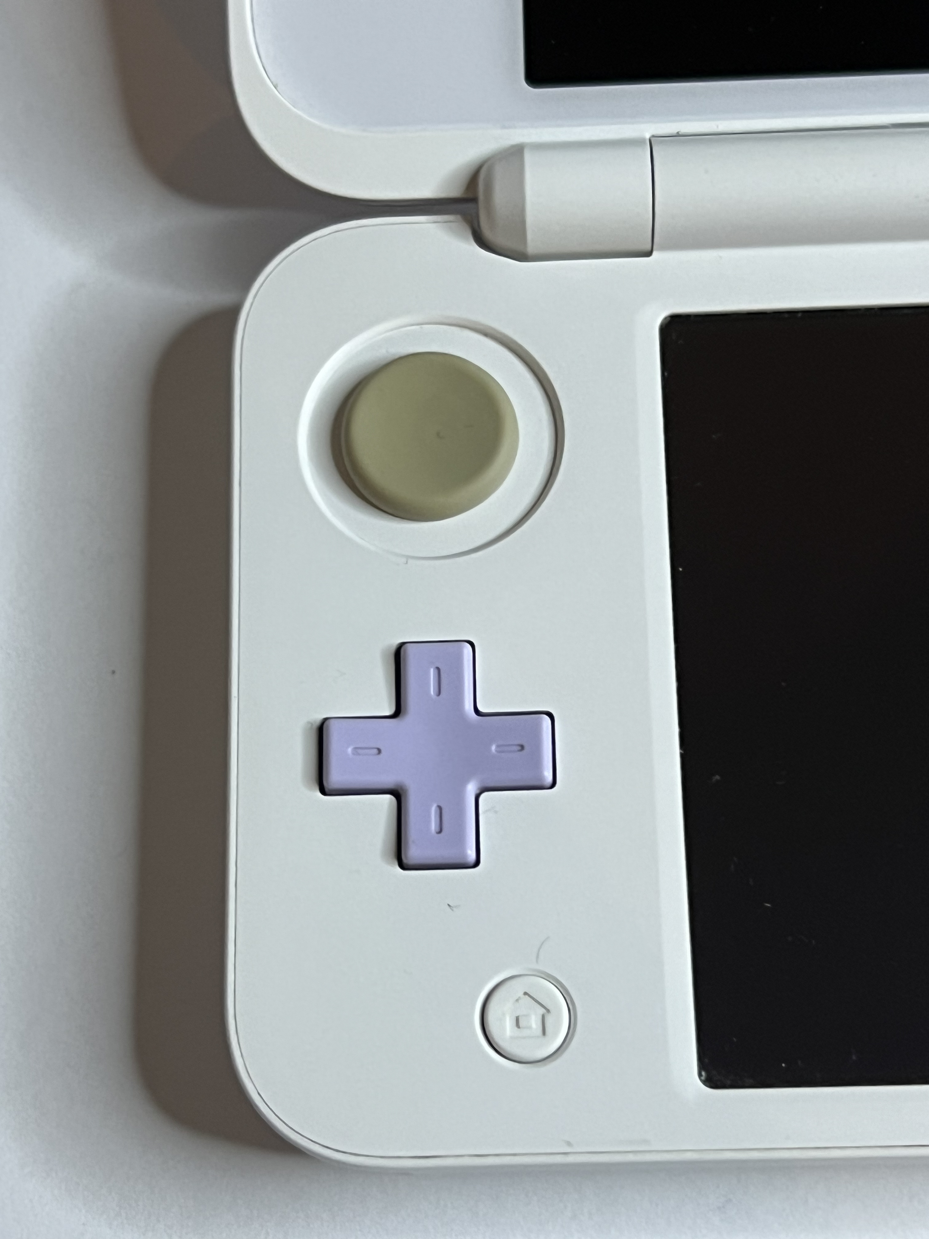 New Nintendo 2DS XL Konsole violett lavendel lila mit 128GB, Pokemon Bank, Poke Mover & vielen Extras