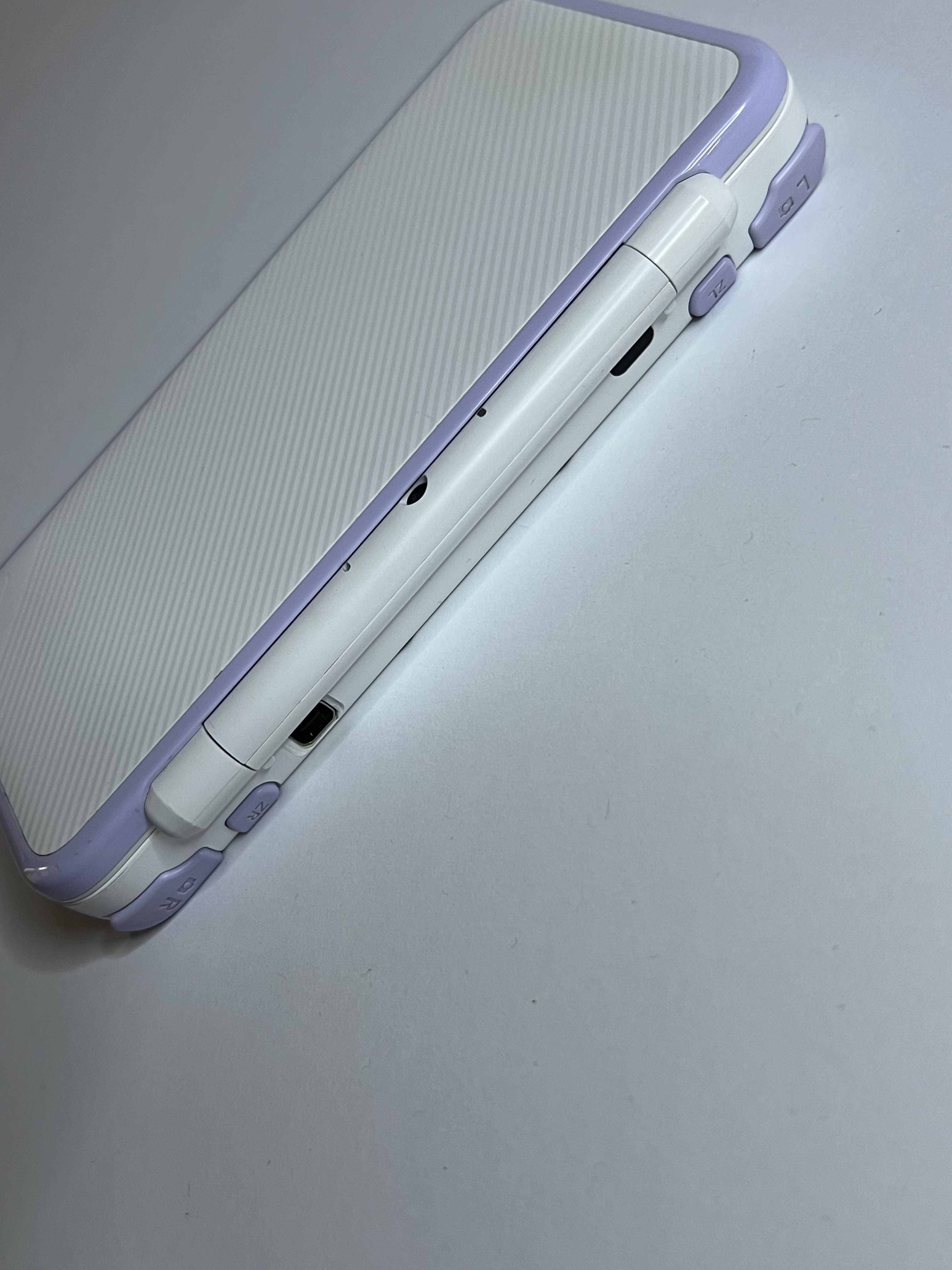 New Nintendo 2DS XL Konsole violett lavendel lila mit 128GB, Pokemon Bank, Poke Mover & vielen Extras