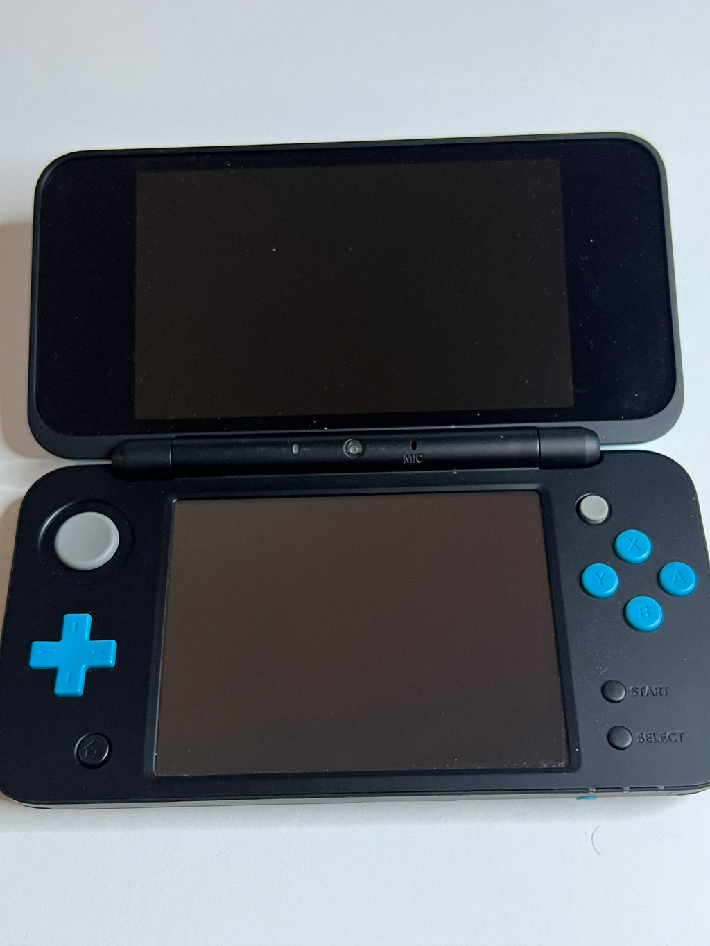 New Nintendo 2DS XL Konsole neon blau mit 128GB, Pokemon Bank, Poke Mover & vielen Extras