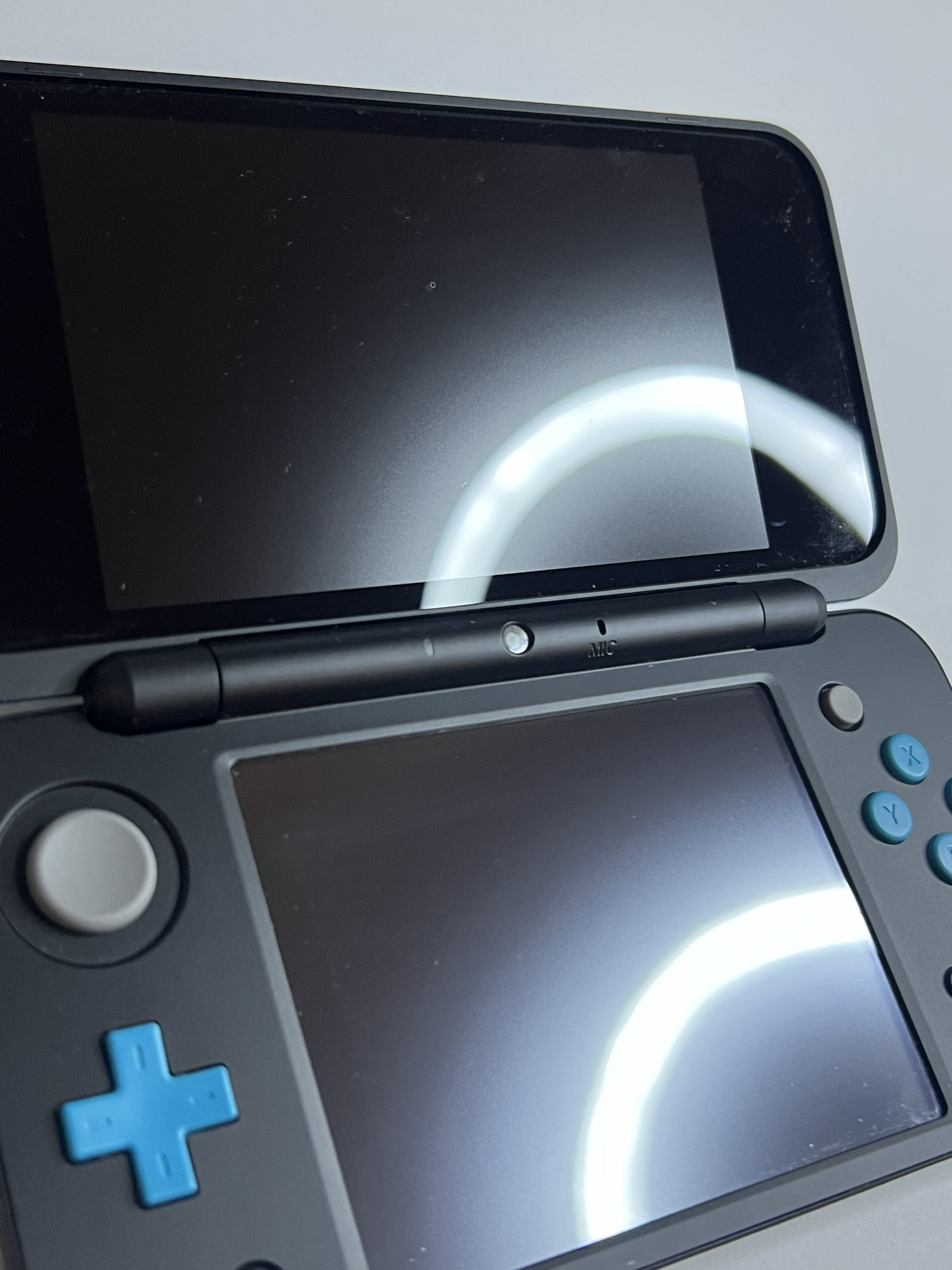 New Nintendo 2DS XL Konsole neon blau mit 128GB, Pokemon Bank, Poke Mover & vielen Extras