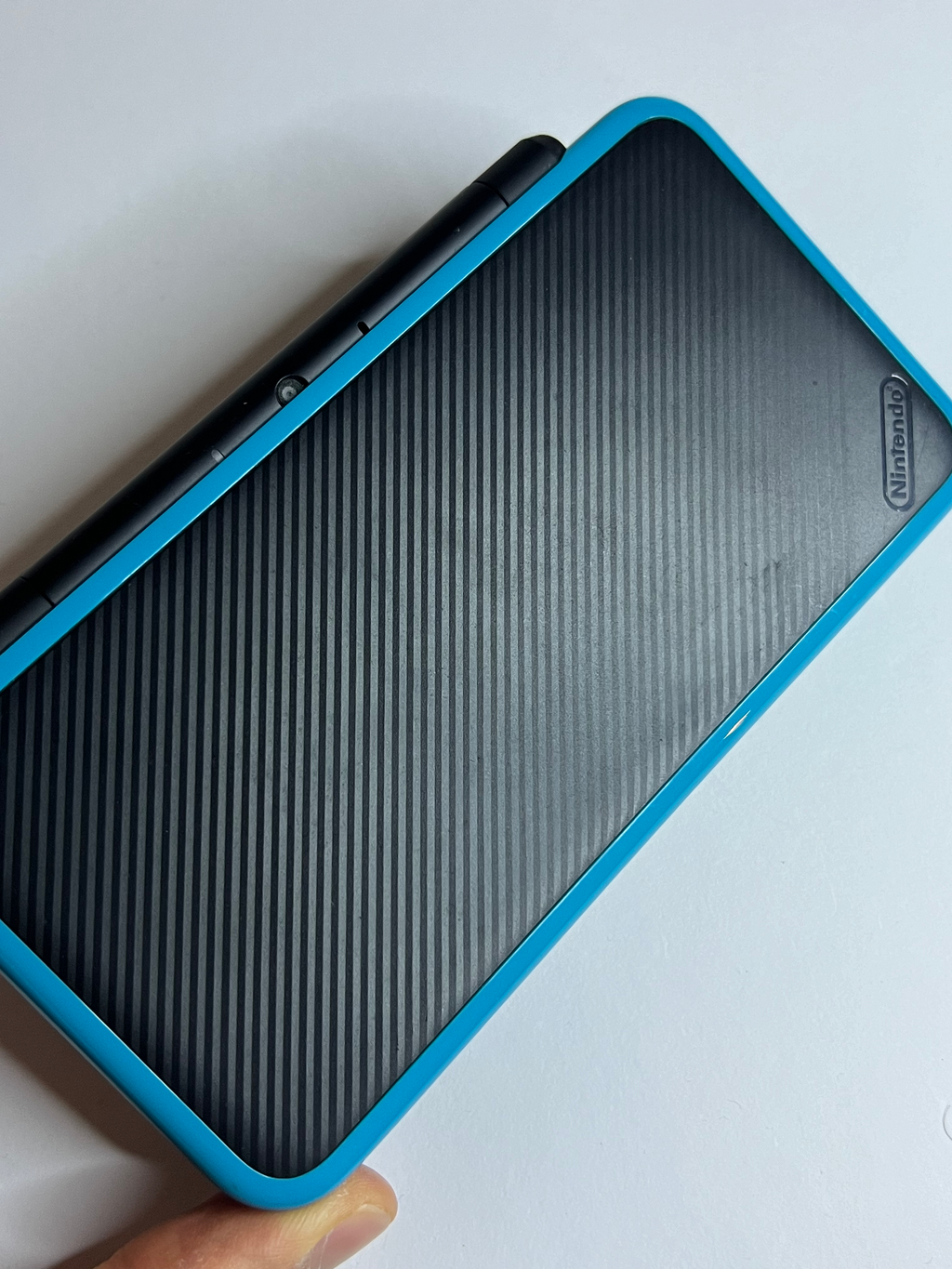 New Nintendo 2DS XL Konsole neon blau mit 128GB, Pokemon Bank, Poke Mover & vielen Extras